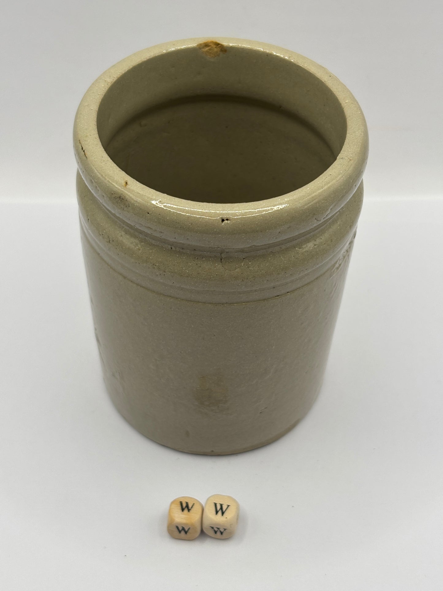 Old 1lb rolled top stoneware jam pot (ww)