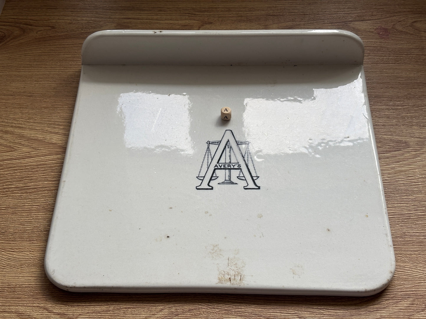 Old ironstone advertising scale plate. Avery. (A)
