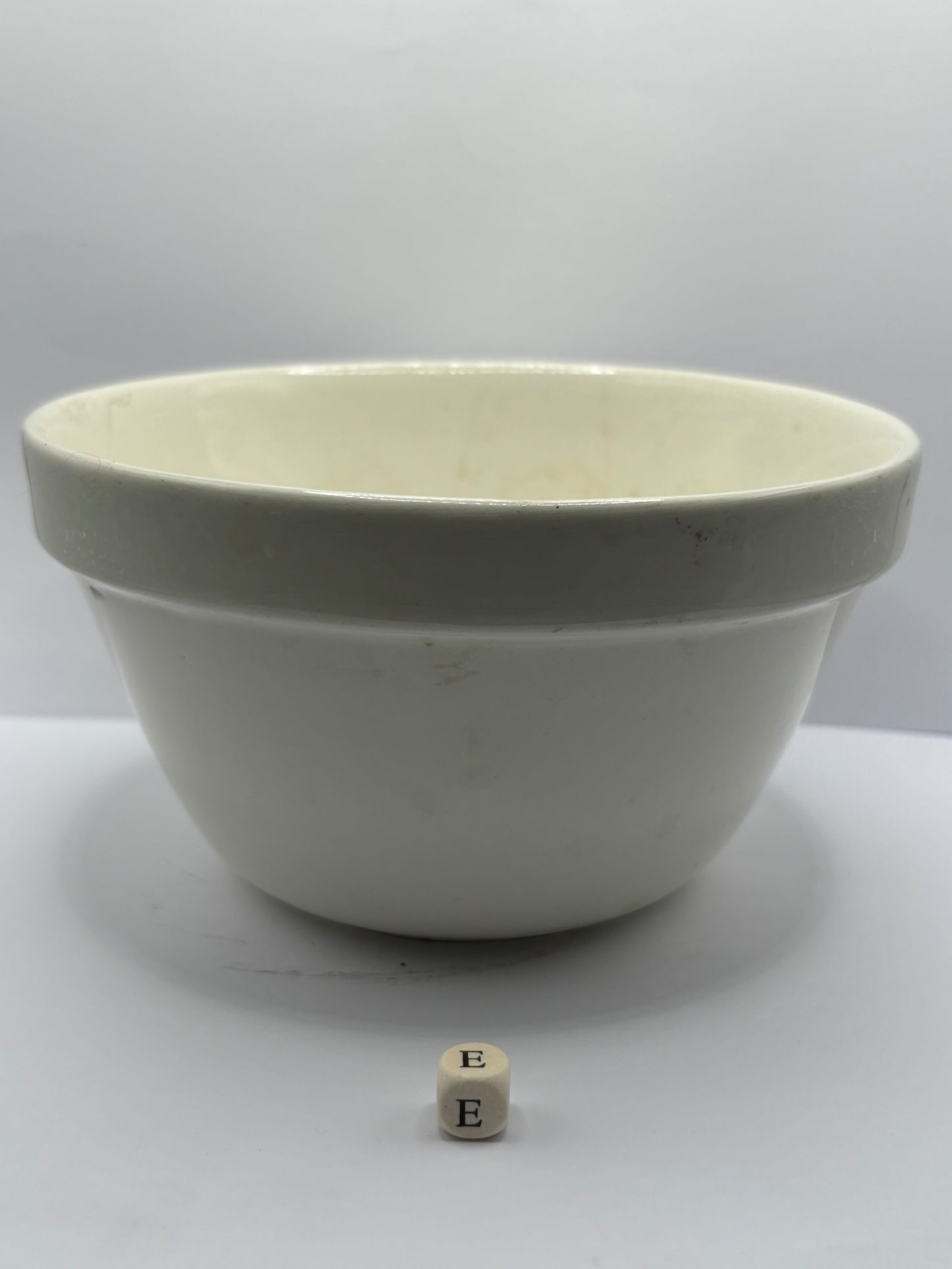 Vintage pudding bowl (E)