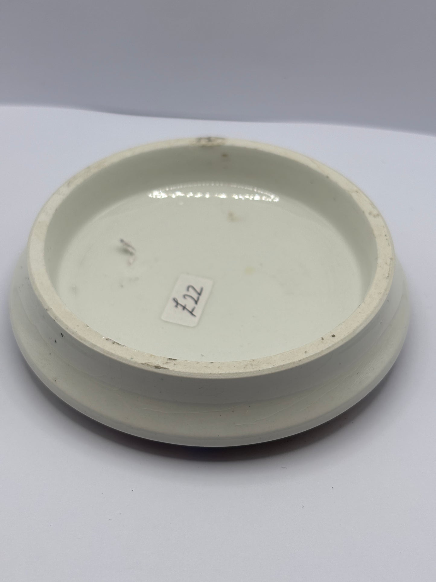 Old Prattware lid, victorian pot lid. Wouverman pinx, Pratt lid