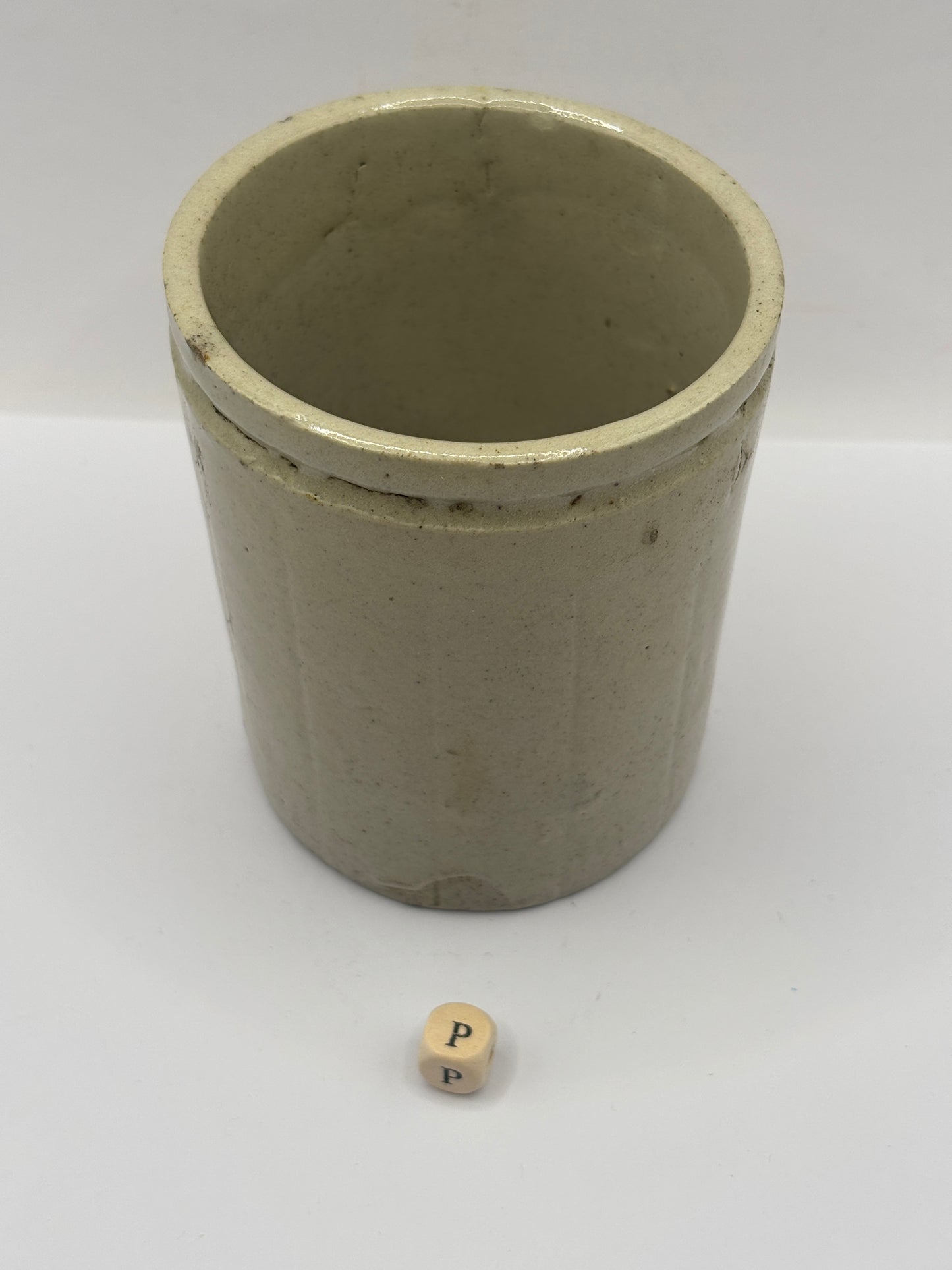 Old 1lb ribbed stoneware jam pot (P)