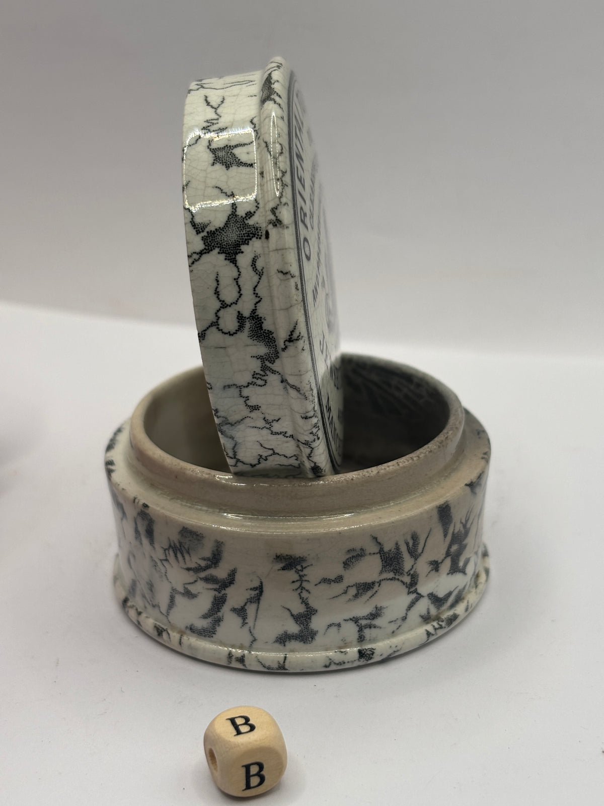 Old advertising lid and base, Oriental tooth paste Jewsbury & Brown (B)