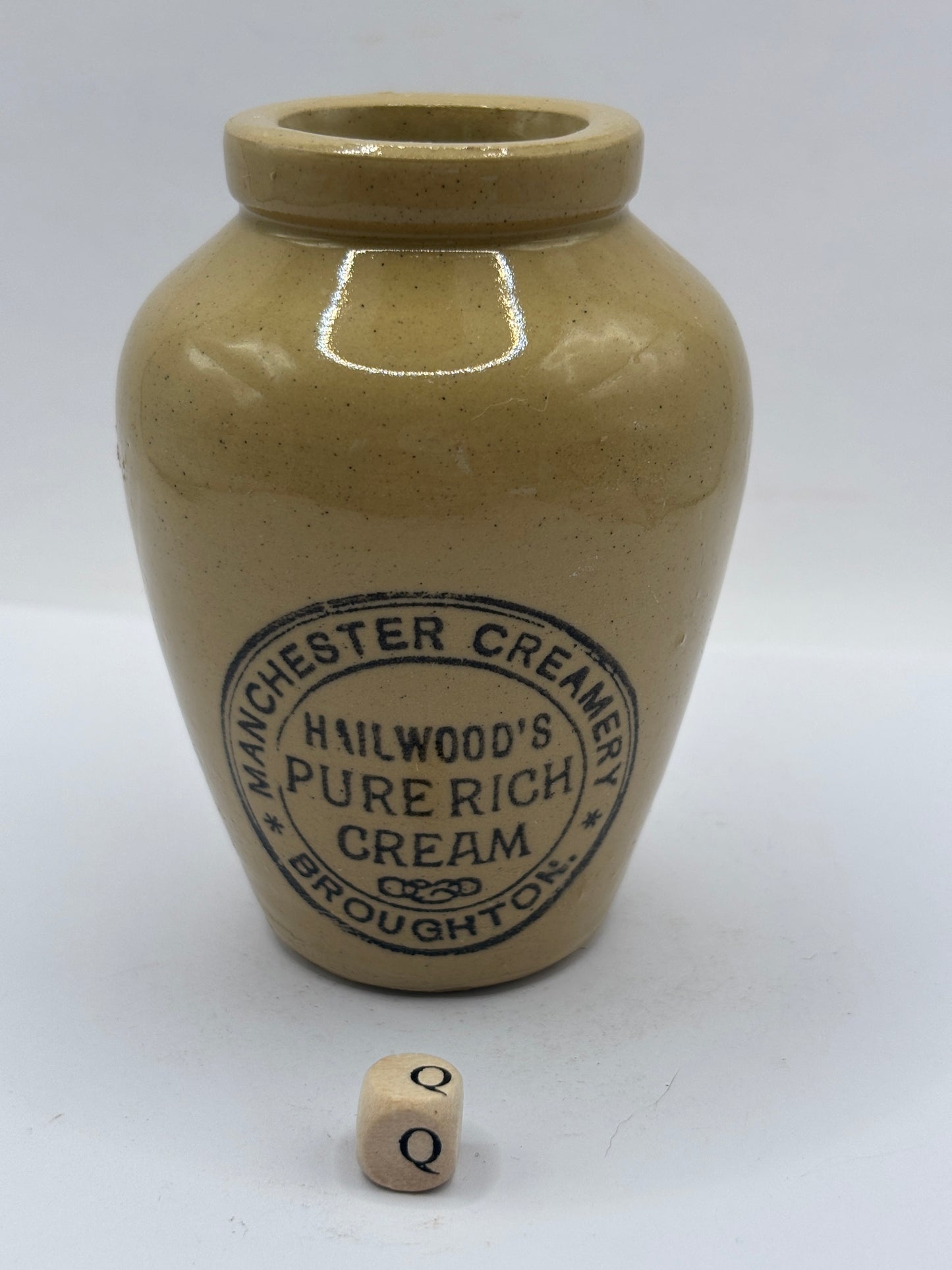 Old advertising cream pot, Manchester creamery Hailwoods (Q)