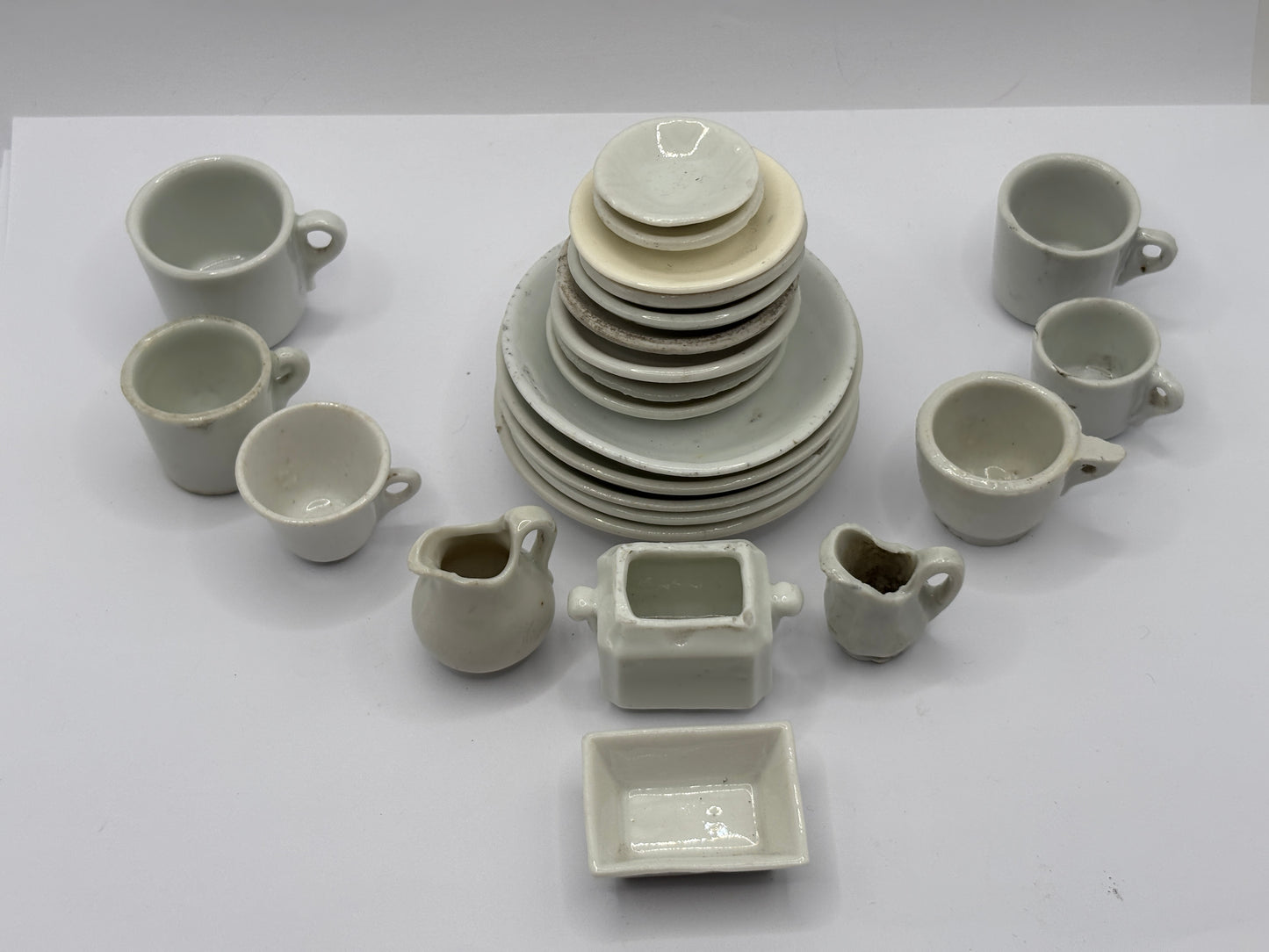 Old miniature dolls house bits and pieces (B) 25 items