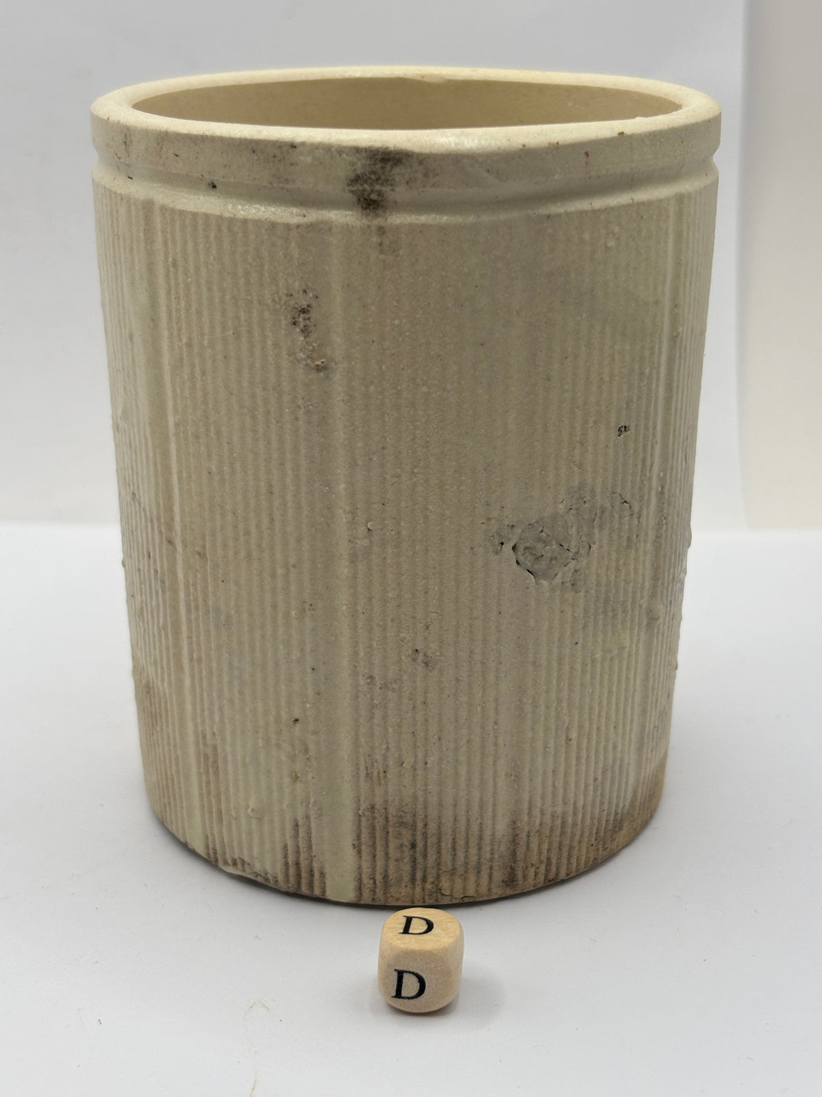 Old 1lb ribbed stoneware jam pot (D)