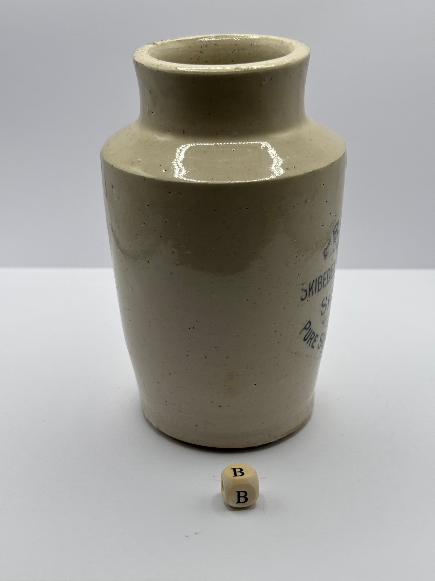 Old Skipton advertising cream pot (B) Skibeden farm dairy