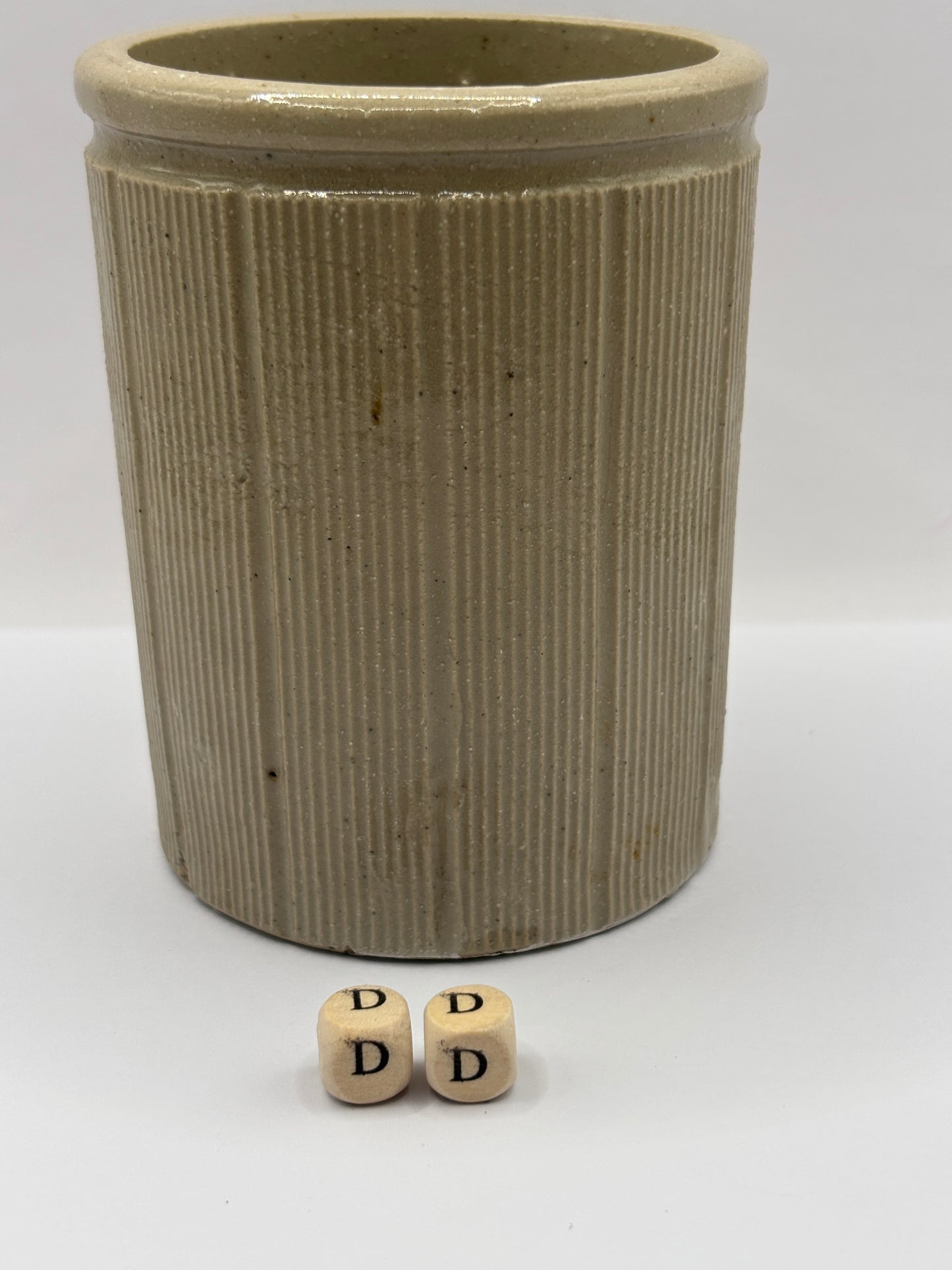 Old 1lb ribbed stoneware jam pot (DD)