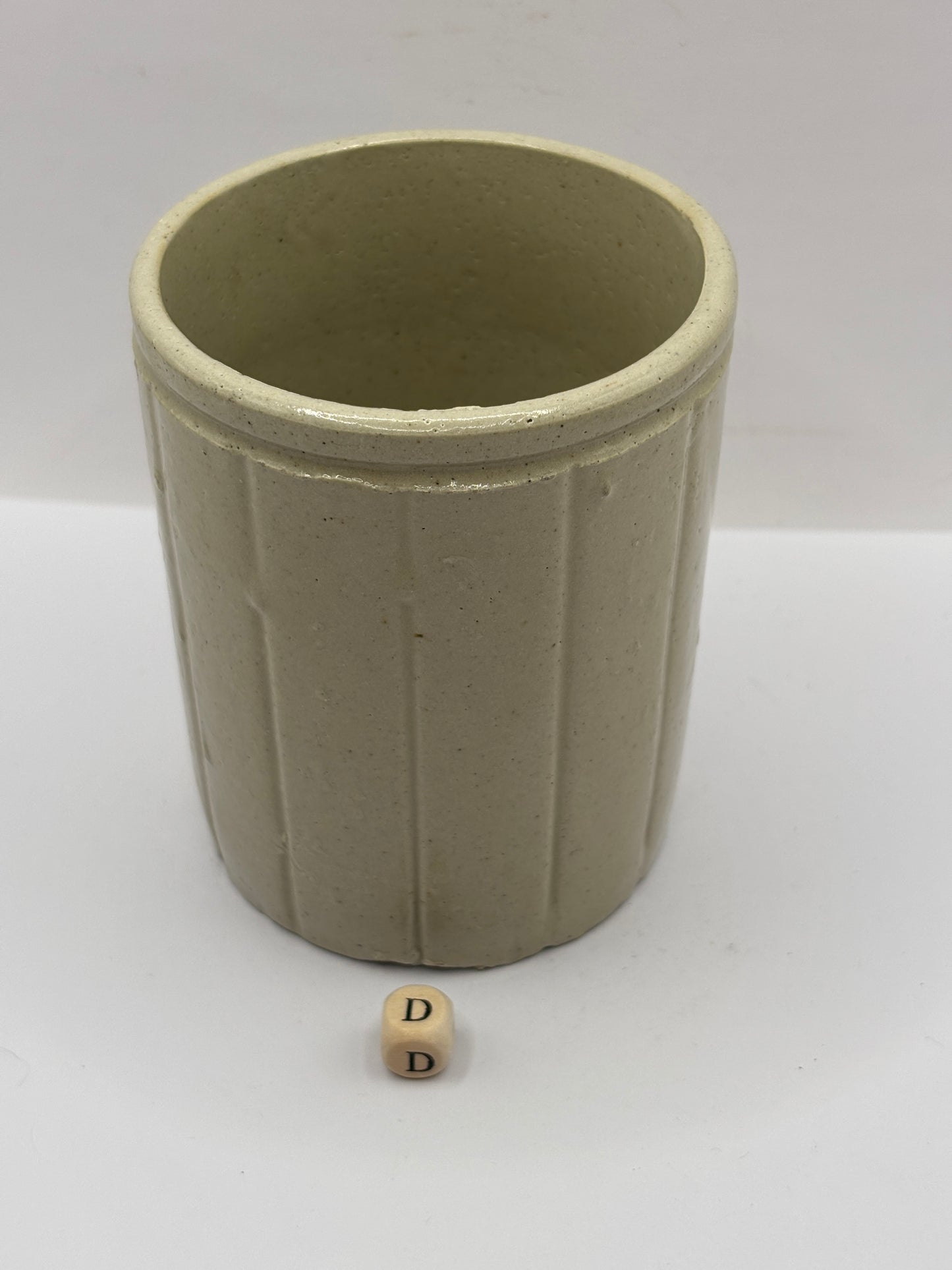 Old 1lb ribbed stoneware jam pot (D)