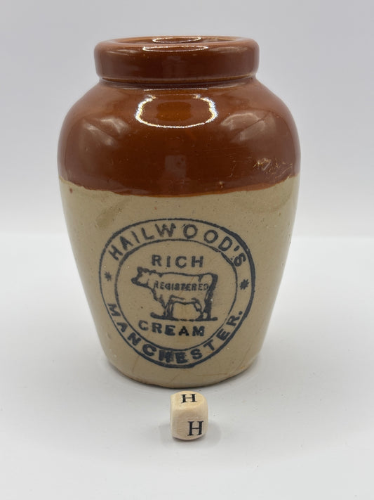 Old Manchester advertising cream pot, Hailwoods rich cream (H)