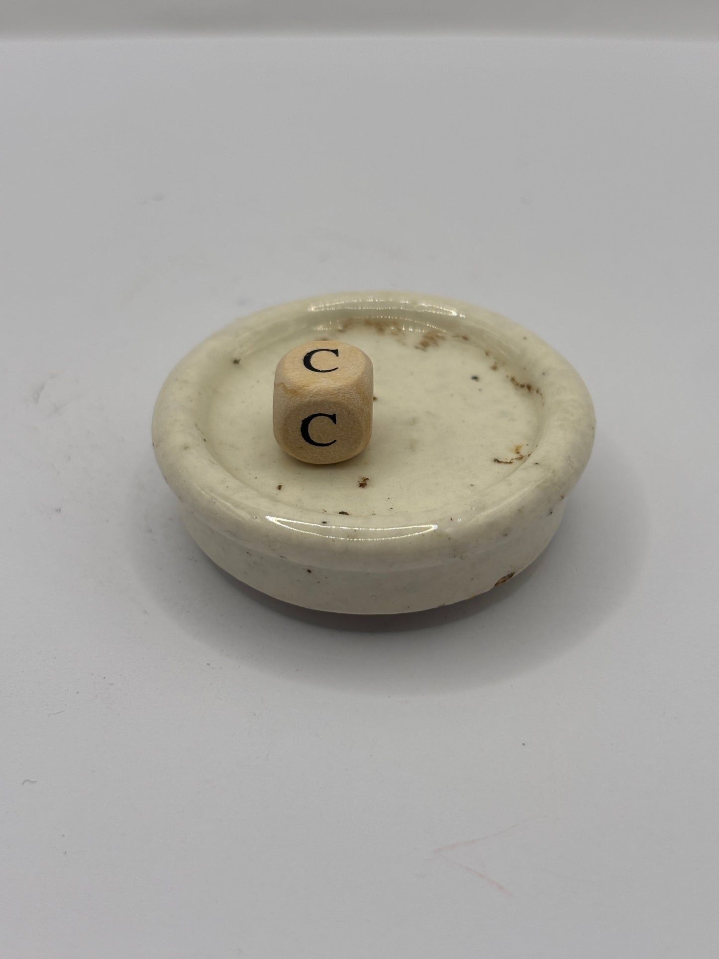 Old plain stoneware eye ointment (c)
