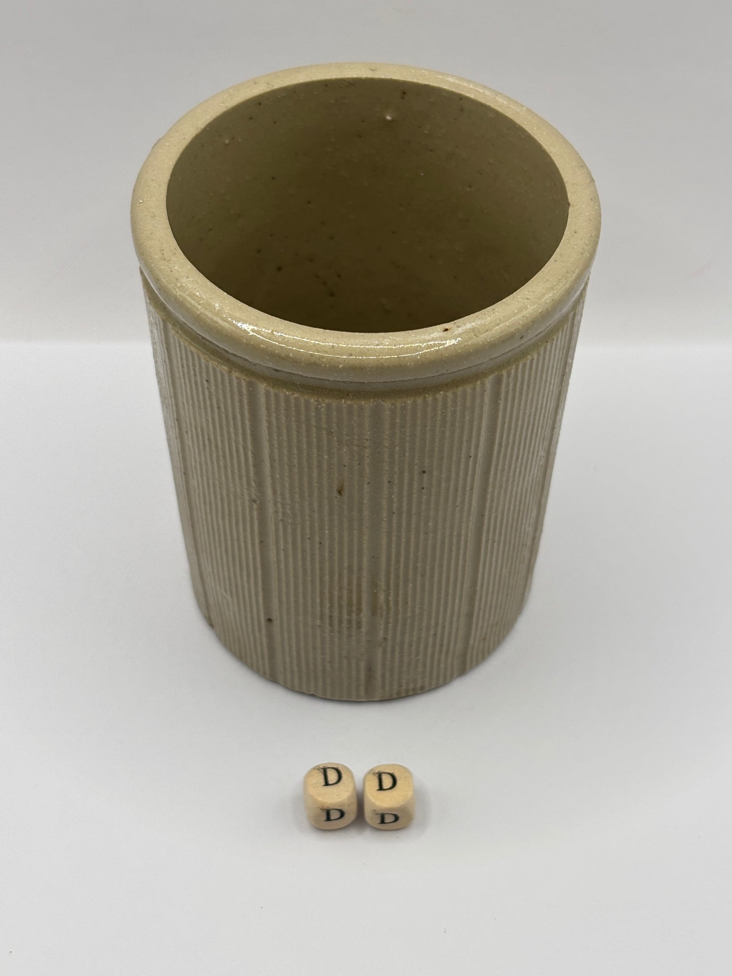 Old 1lb ribbed stoneware jam pot (DD)