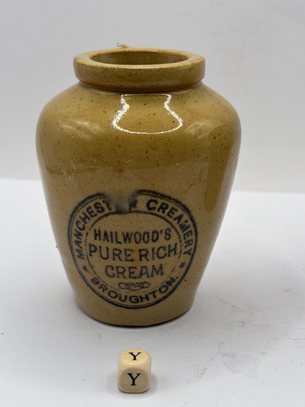 Old advertising cream pot, Hailwoods rich cream (Y)