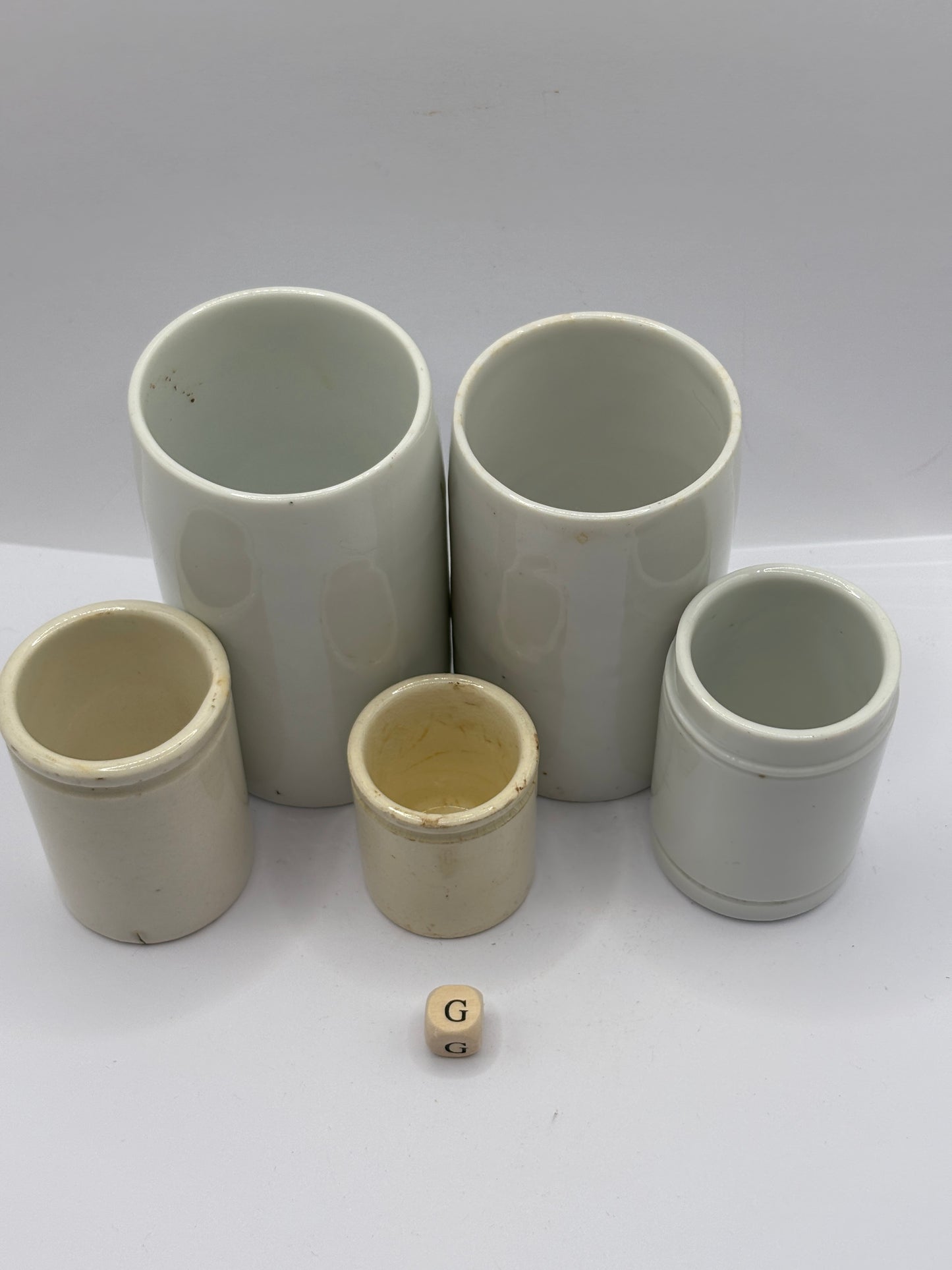 5 old stoneware pots (G)