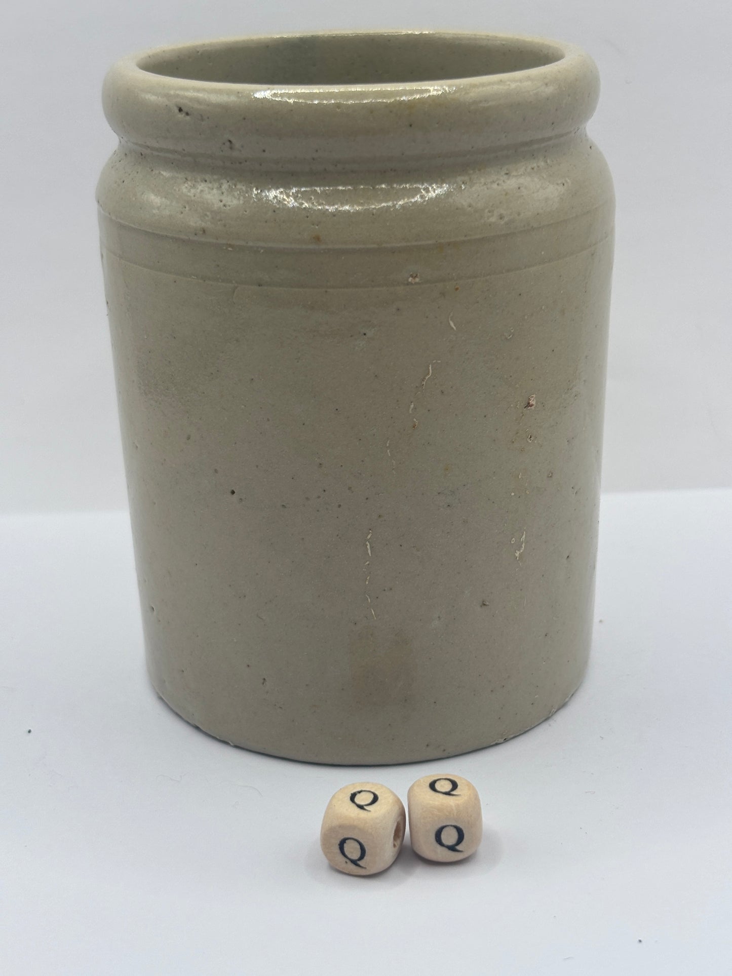 Old 1lb rolled top stoneware jam pot (QQ)