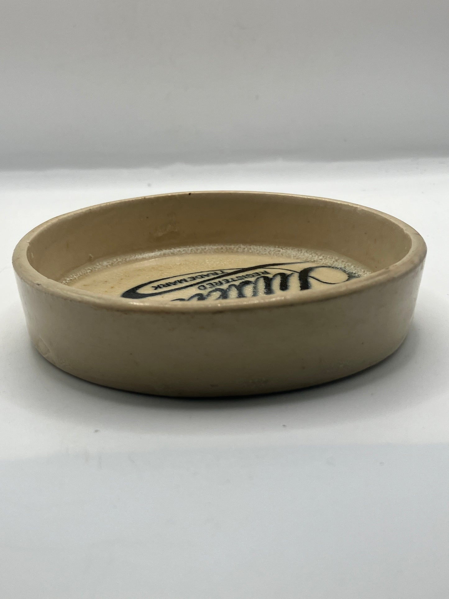 Luxette advertising soap dish