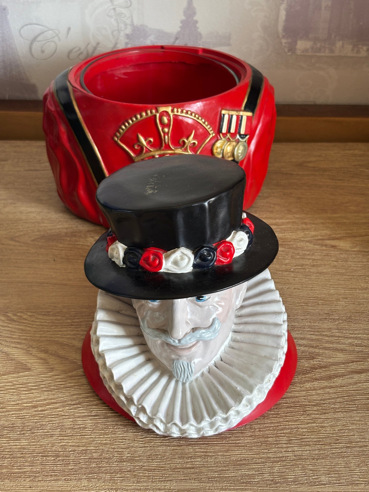 Vintage novelty advertising ice bucket, Beefeater