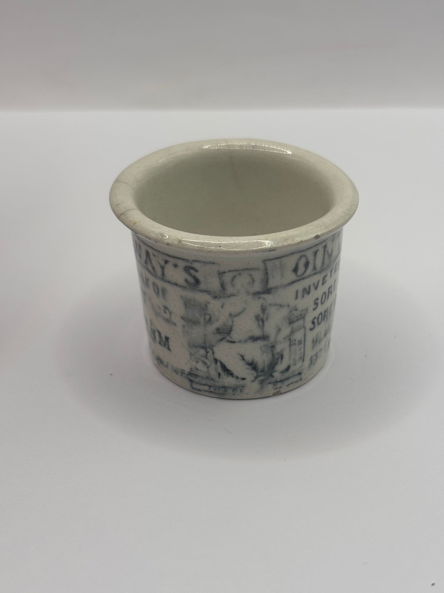 Old advertising ointment pot, Holloways ointment. Hairlined