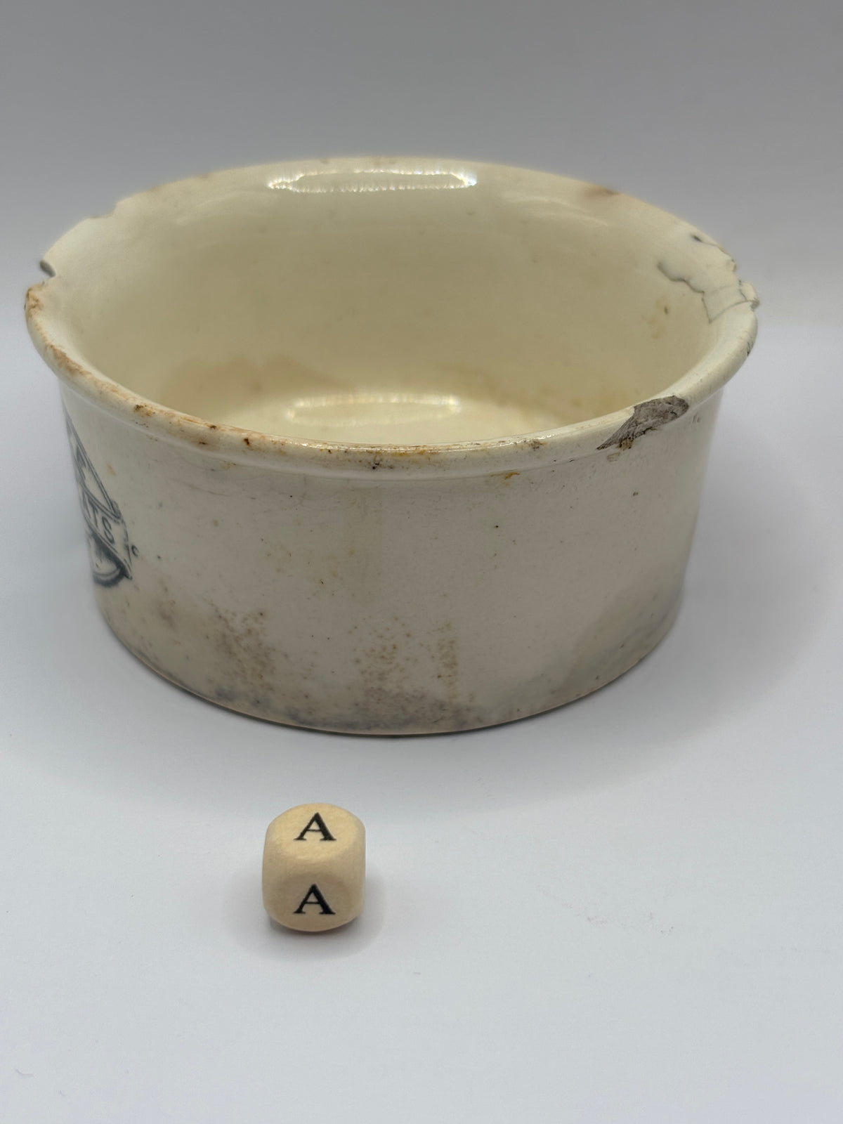Old advertising meat paste pot, Plumtree home potted meats. Damaged (a)