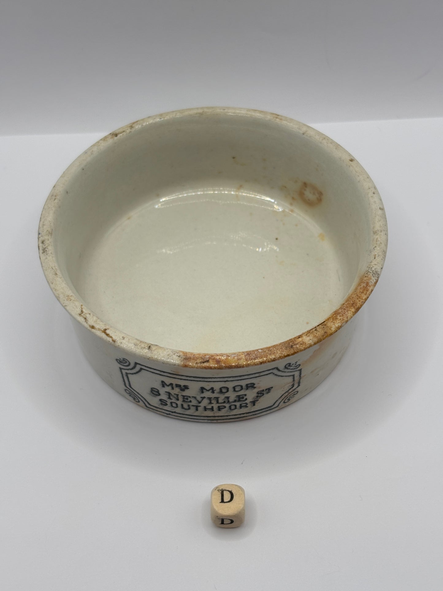 Old large Mrs Moors advertising meat paste pot (D)