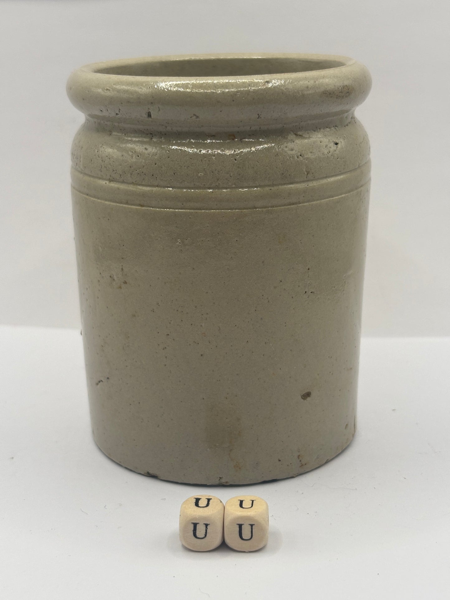 Old 1lb rolled top stoneware jam pot (UU)