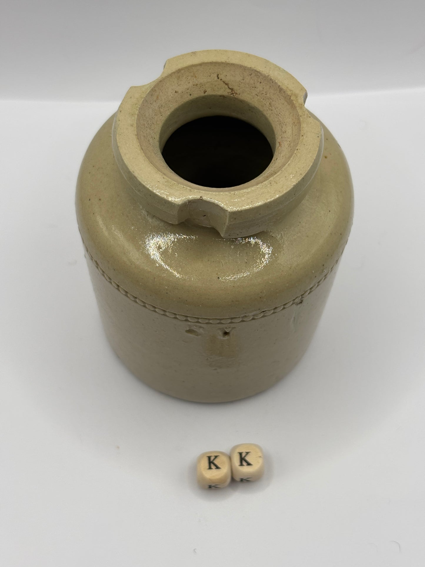 Old stoneware caviar pot (KK)