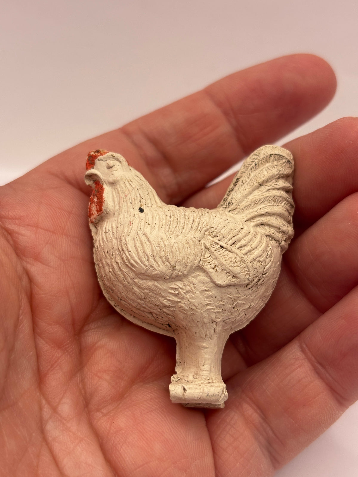 Old little pot chicken damaged