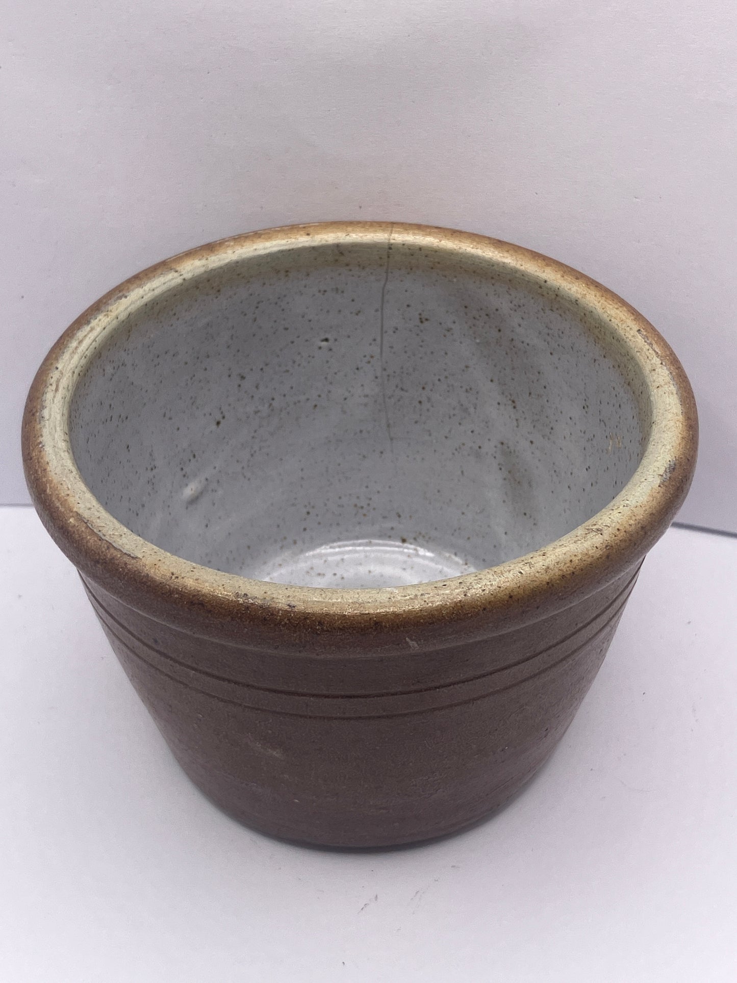 Small brown stoneware jar/bowl