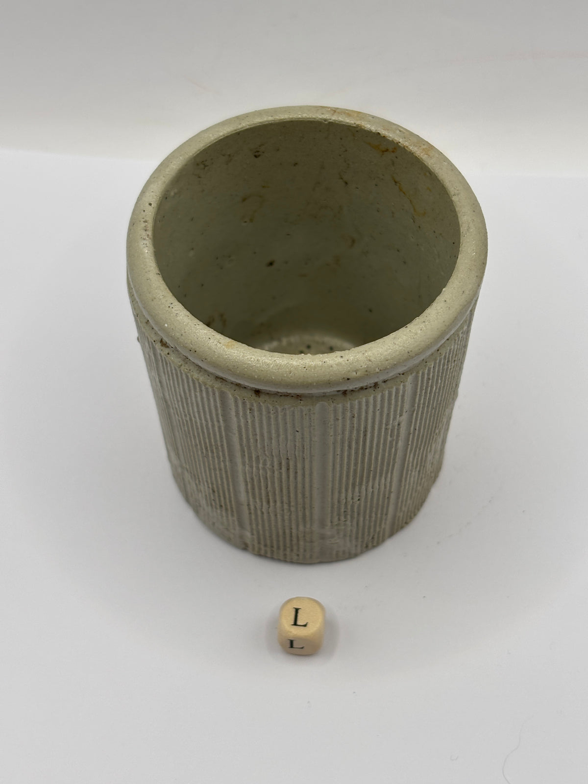 Old small ribbed stoneware jam pot (L)