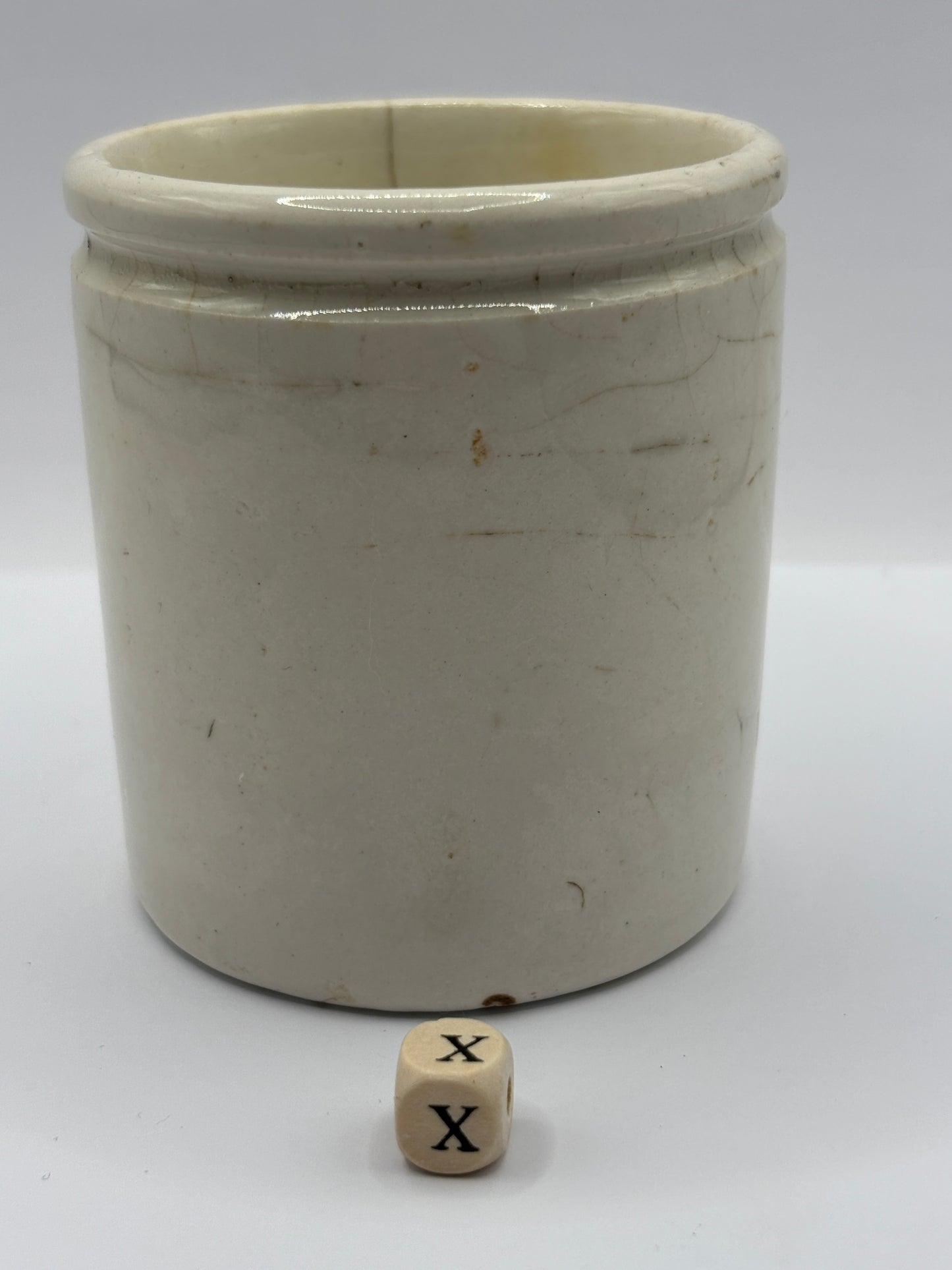 Old chunky stoneware pot (x)