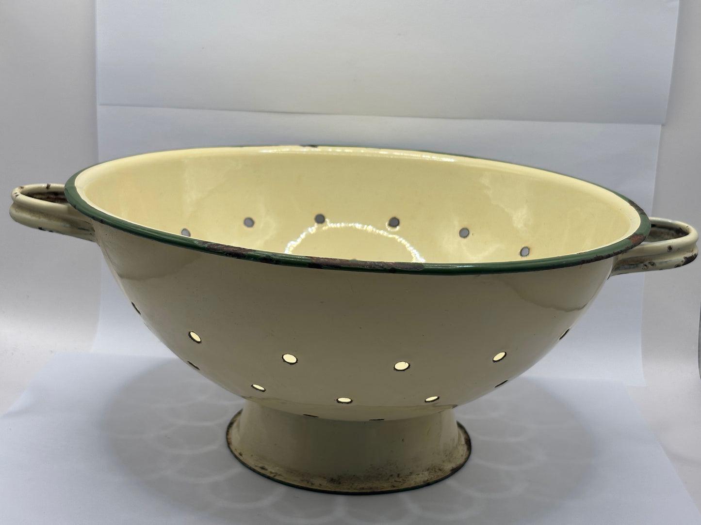 Vintage enamel colander/strainer