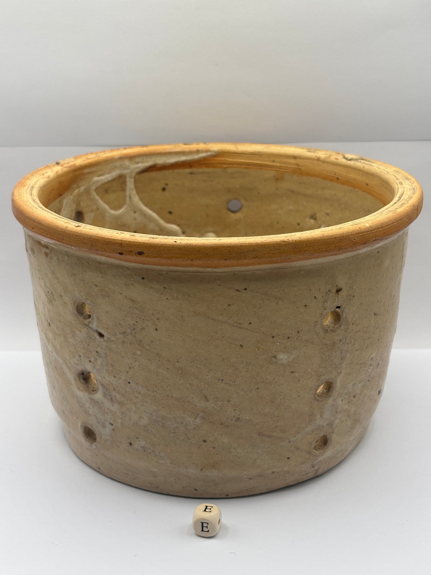 Old french stoneware cheese strainer, cheese mold (e)