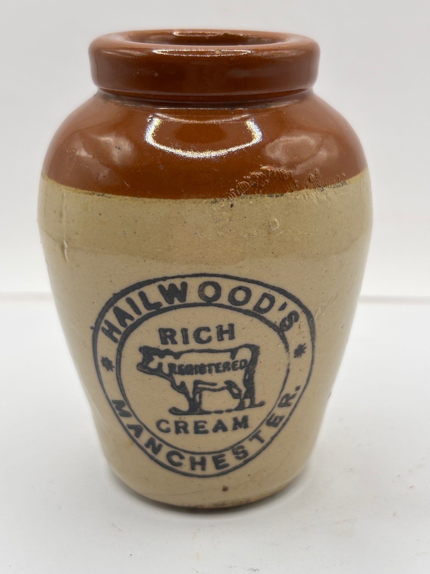 Old Manchester advertising cream pot, Hailwoods rich cream. Manchester