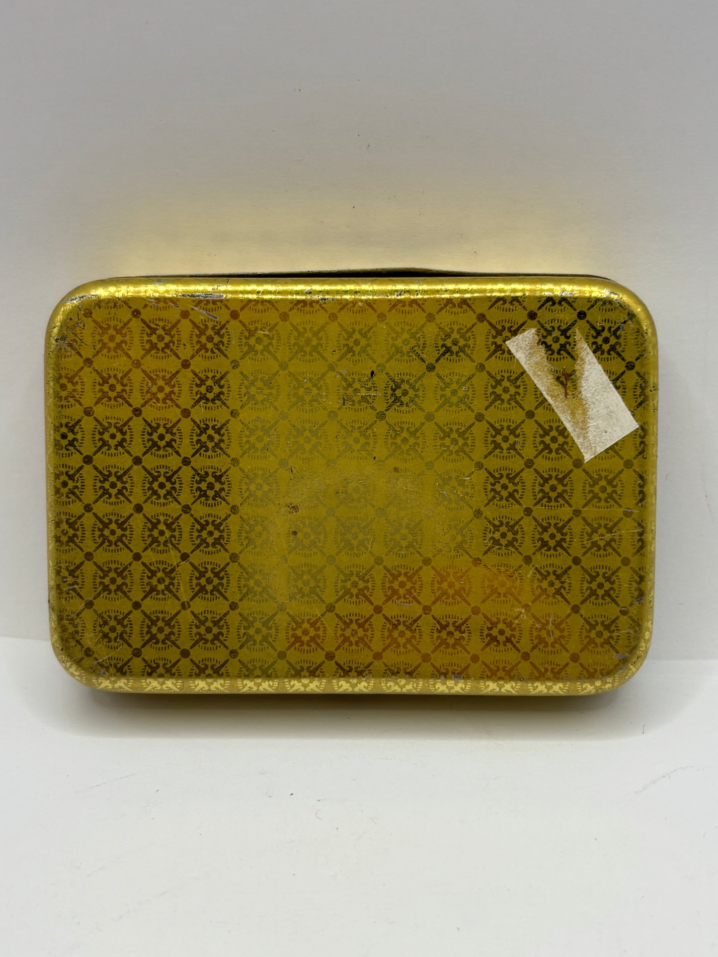 Old advertising tin, Queens own steel pins