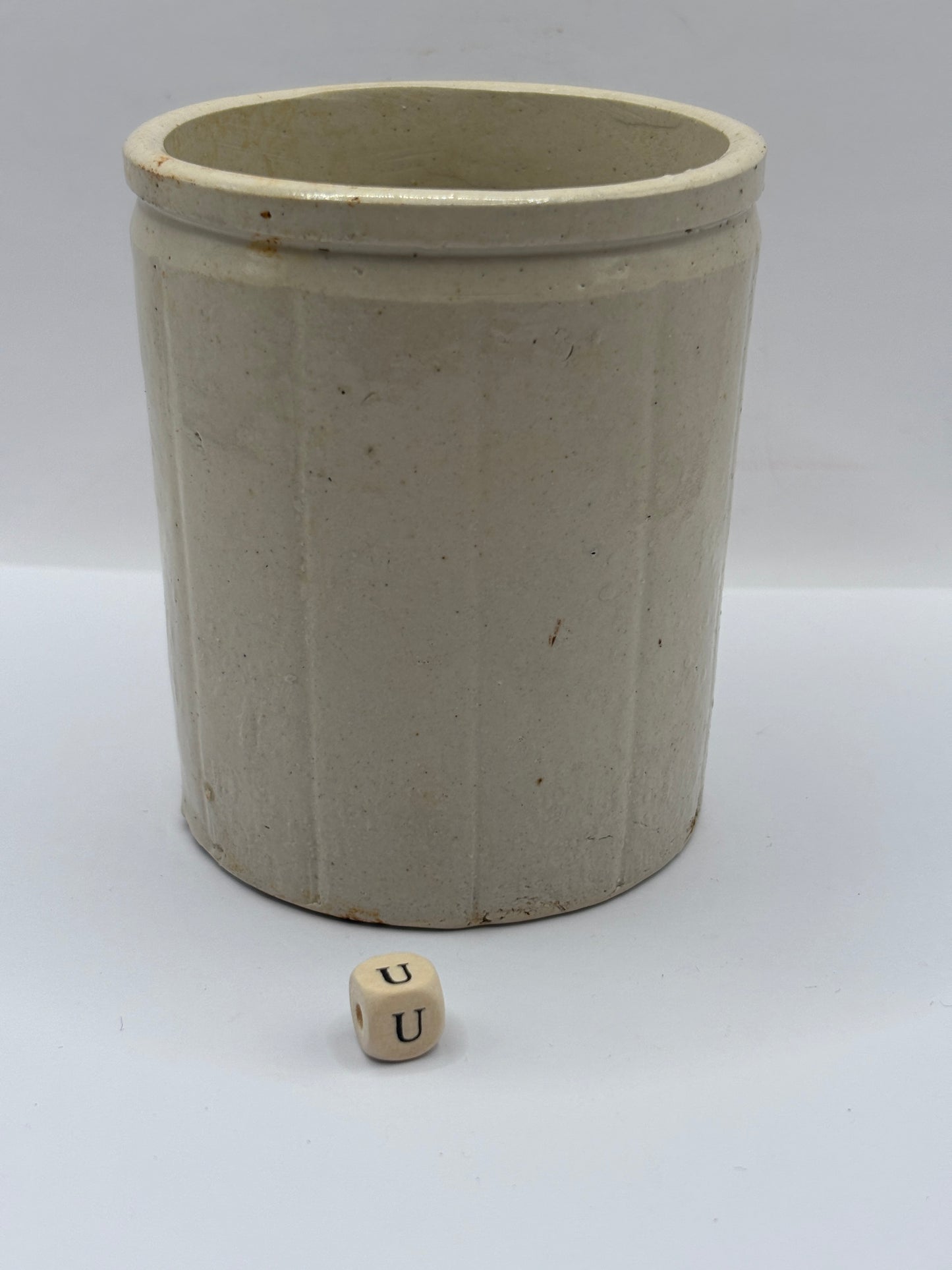 Old 1lb ribbed stoneware jam pot (u)