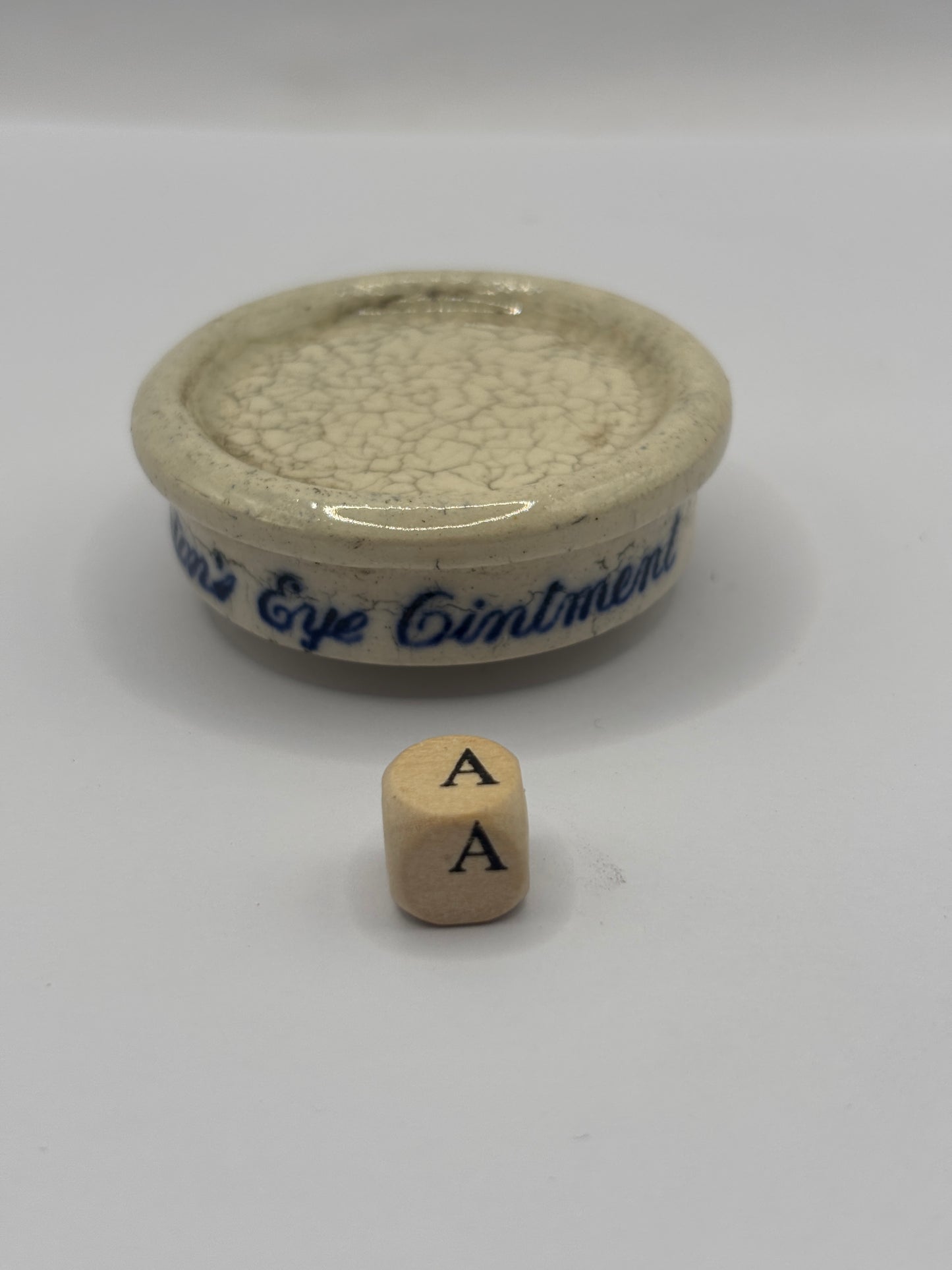 Old Singletons stoneware eye ointment (a)