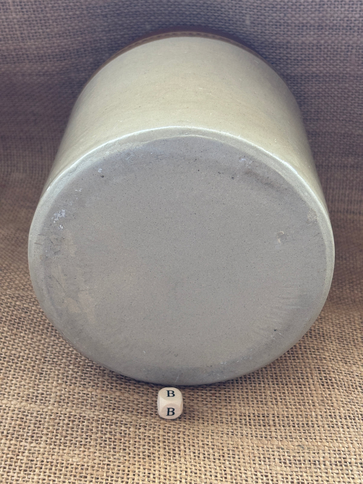 Old stoneware jar/ pantry pot (B)