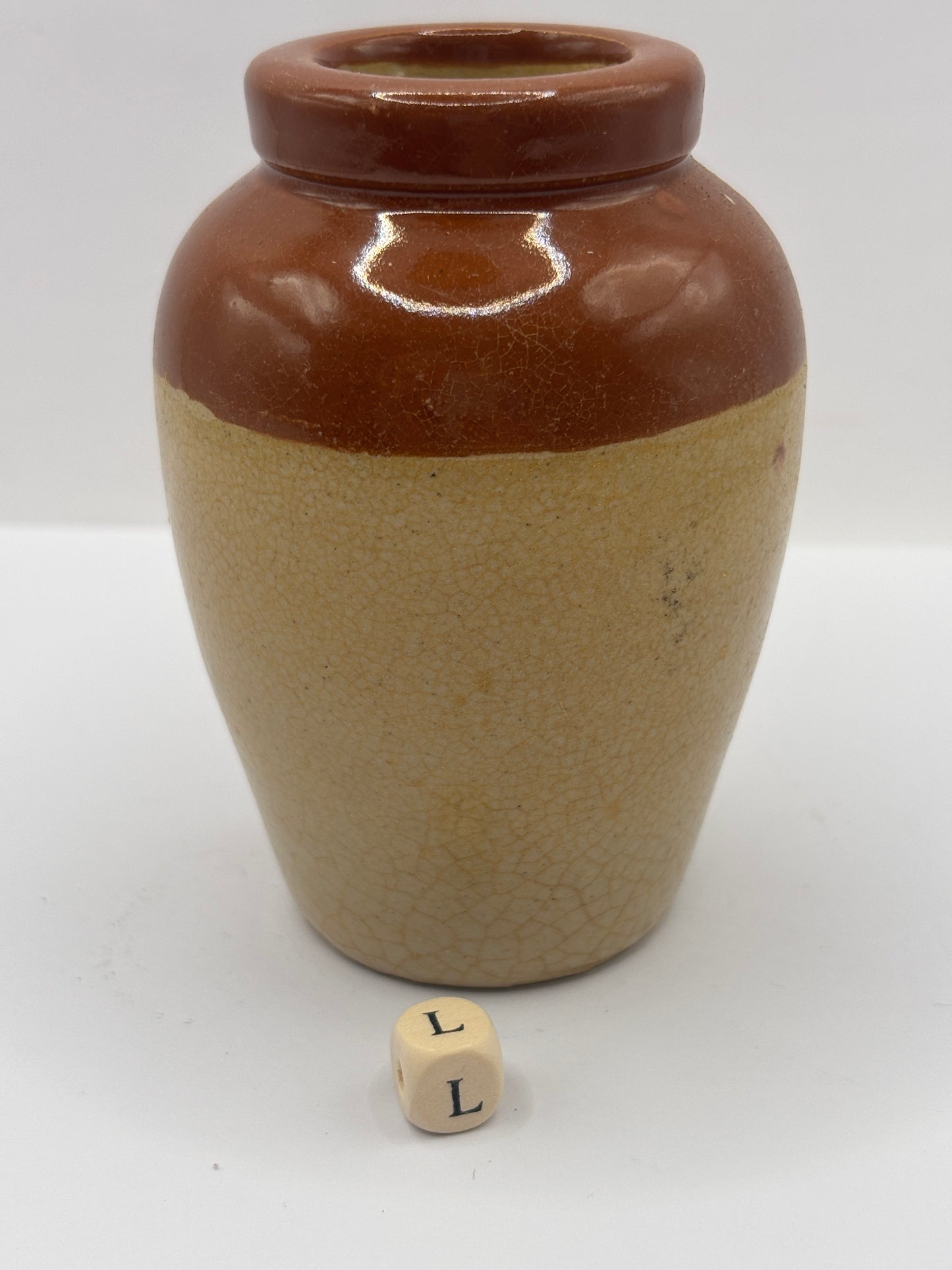 Old Manchester advertising cream pot, Hailwoods rich cream, Manchester (L)