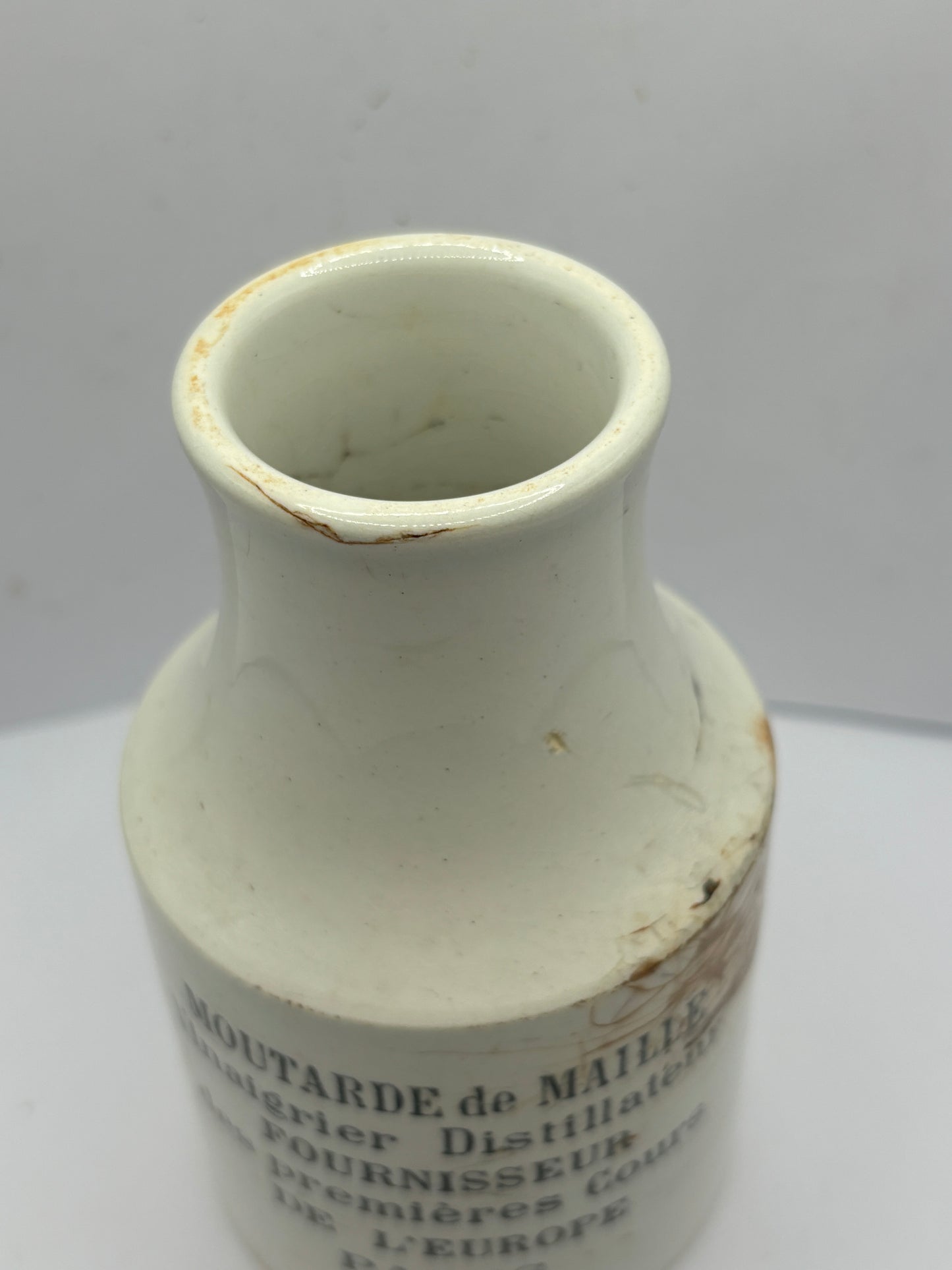 French mustard pot, moutarde de maille