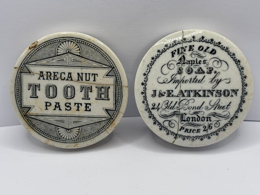 2 Old advertising lids, Damaged