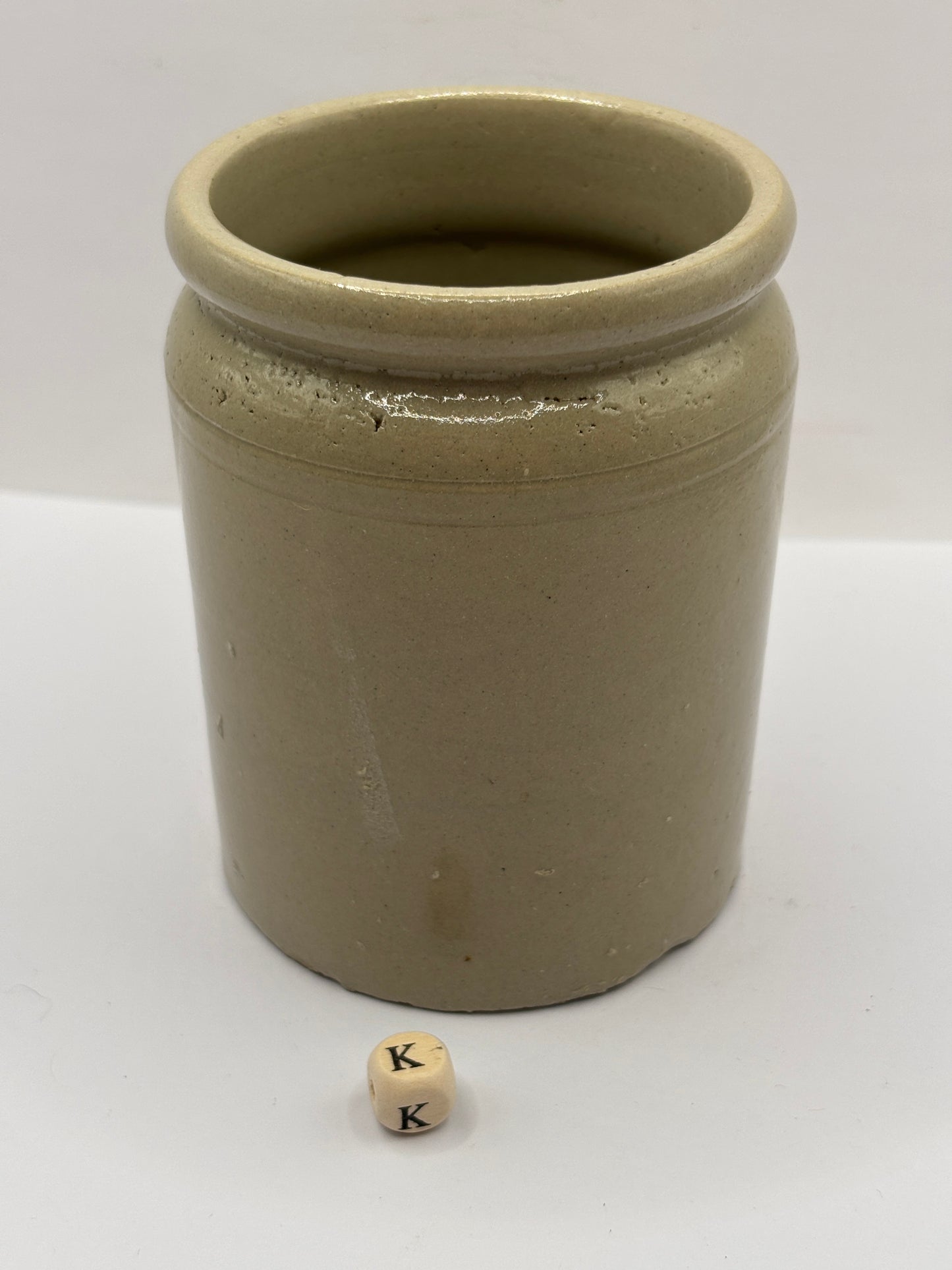 Old 1lb rolled top stoneware jam pot (K)