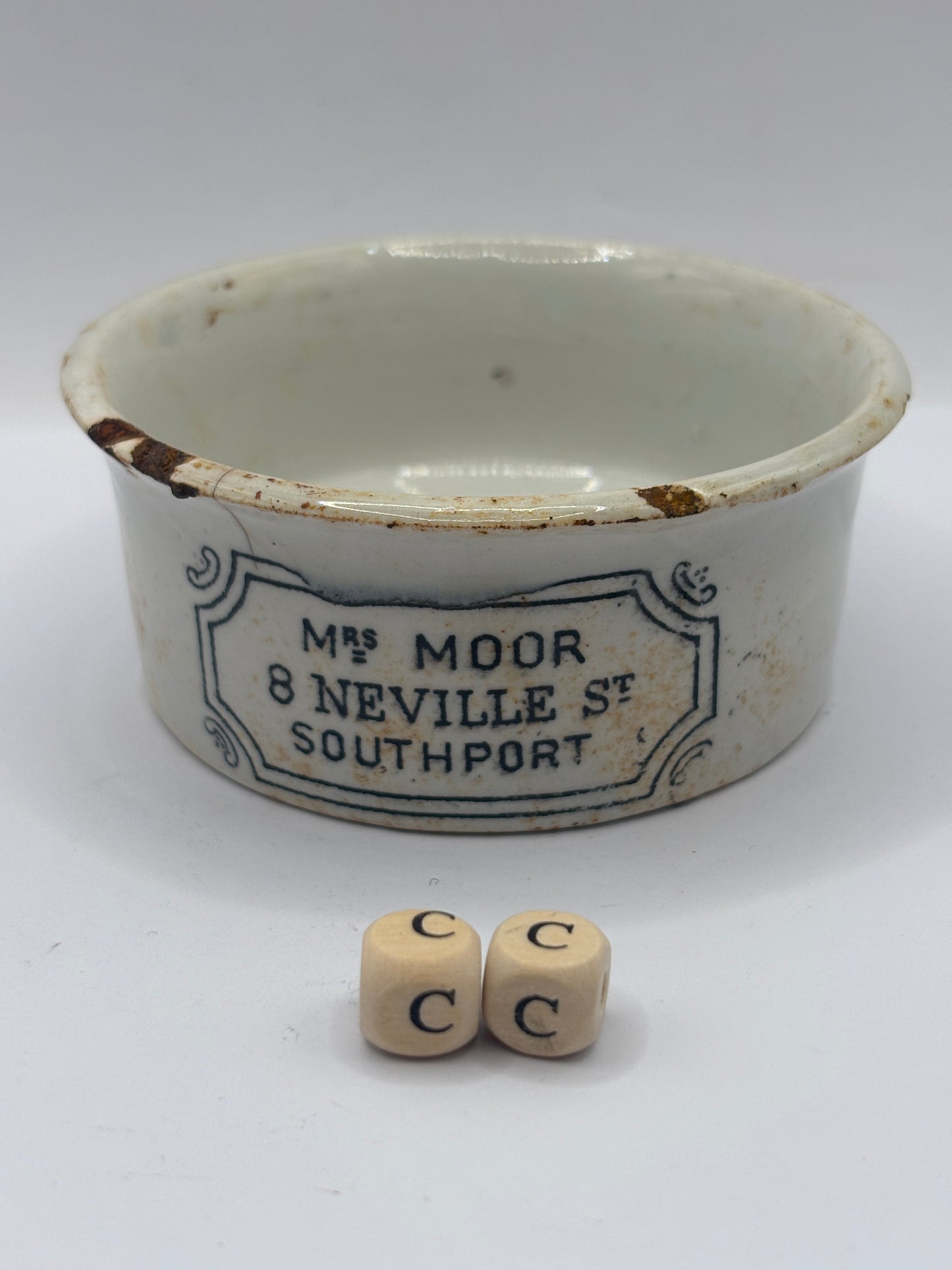Old Mrs moors advertising meat paste pot (cc) damaged