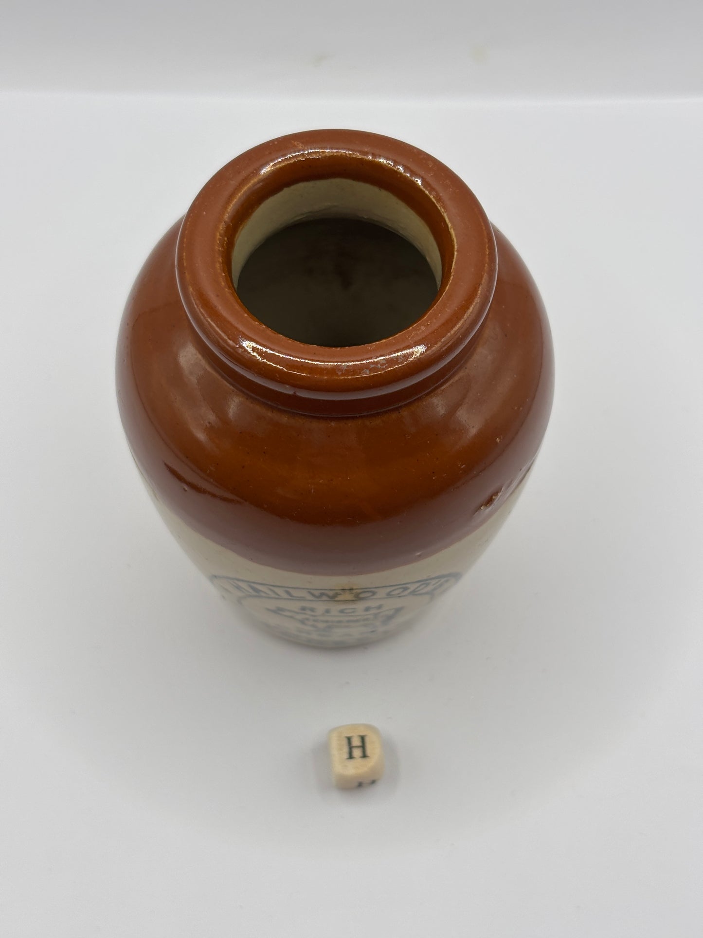 Old Manchester advertising cream pot, Hailwoods rich cream (H)