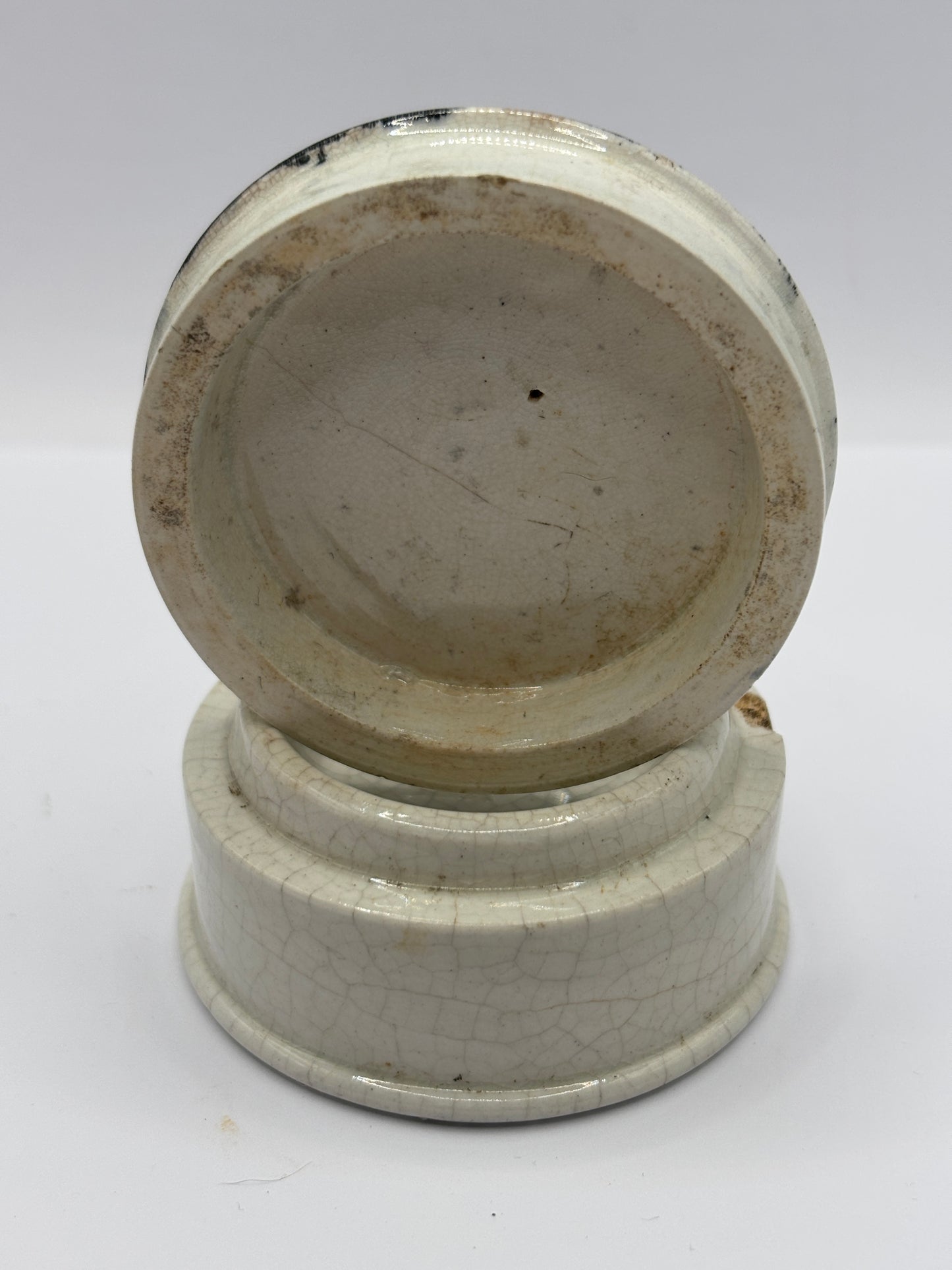 Old advertising lid and base, Cold cream