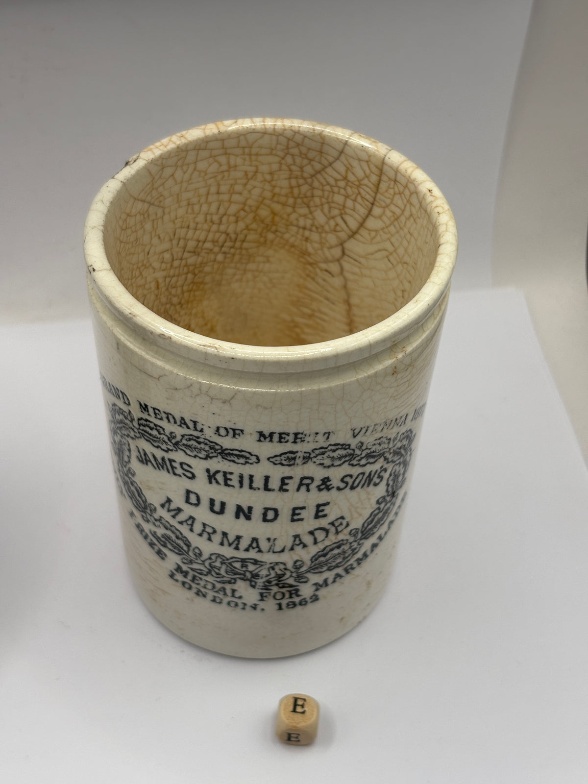 Old 1lb stoneware marmalade pot, James Keiller Dundee marmalade (e) damaged
