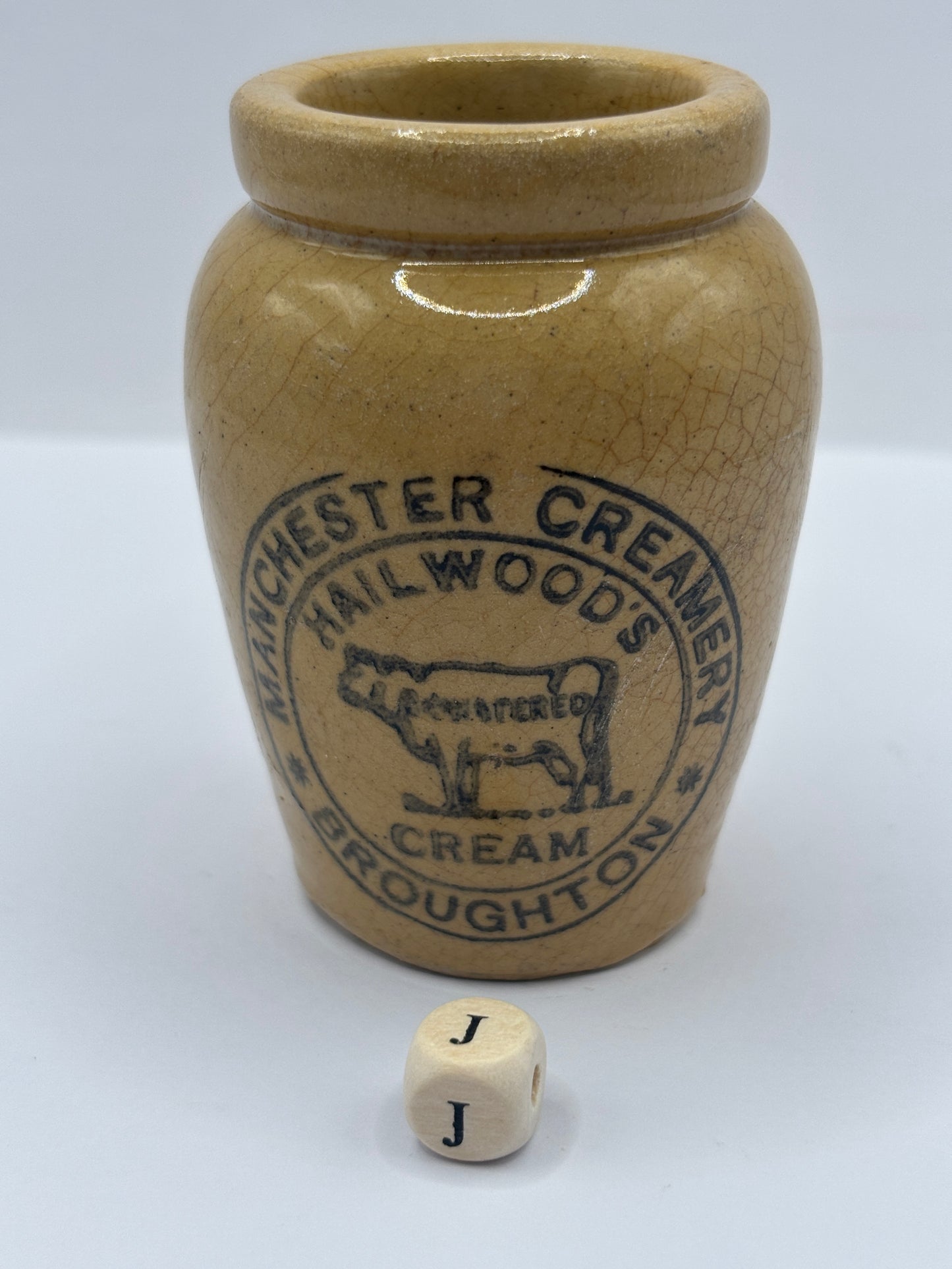 Old advertising cream pot, Manchester creamery Hailwoods (J)