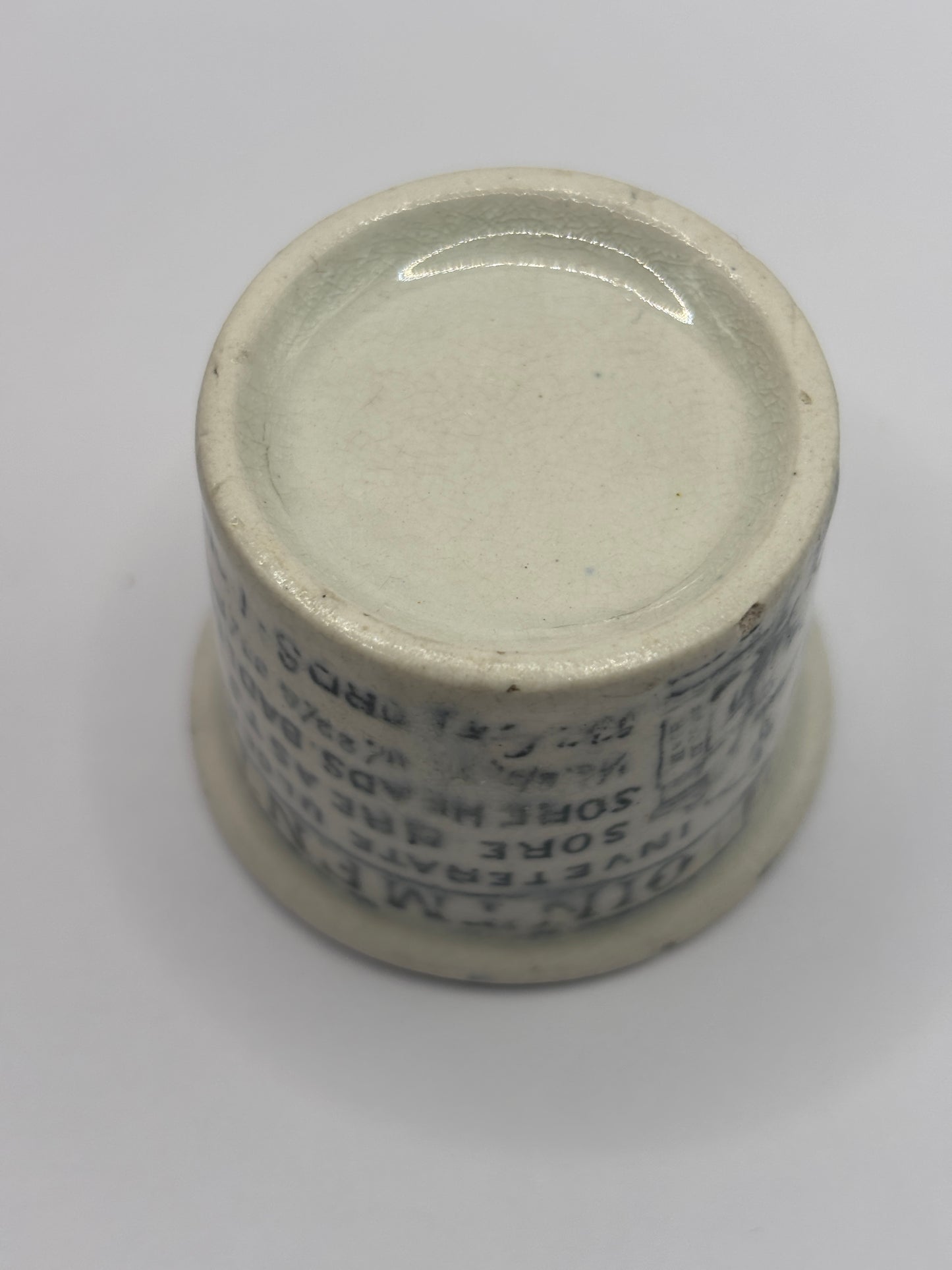 Old advertising ointment pot, Holloways ointment. Hairlined