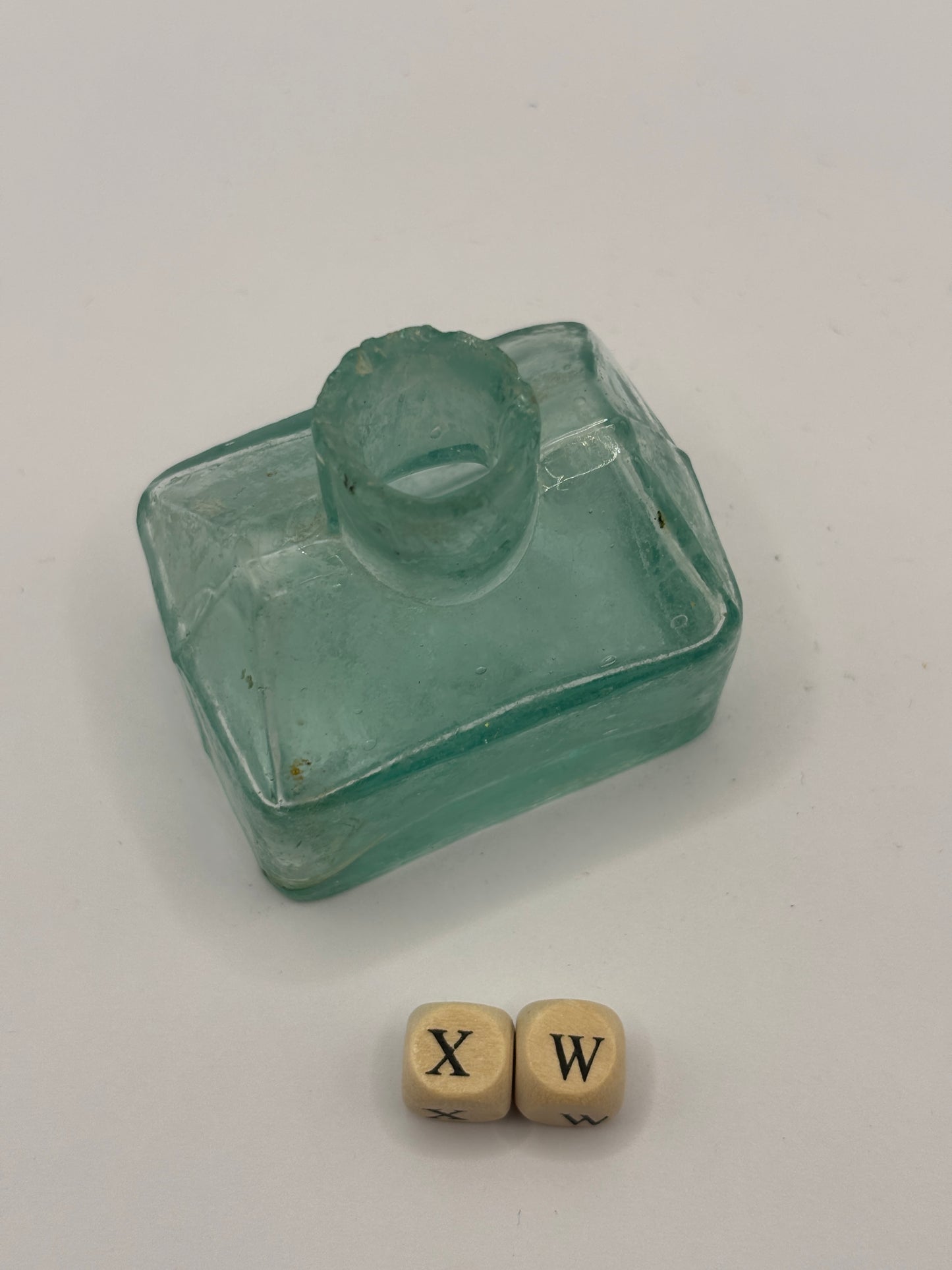 Old aqua glass inkwell, house ink (xw)