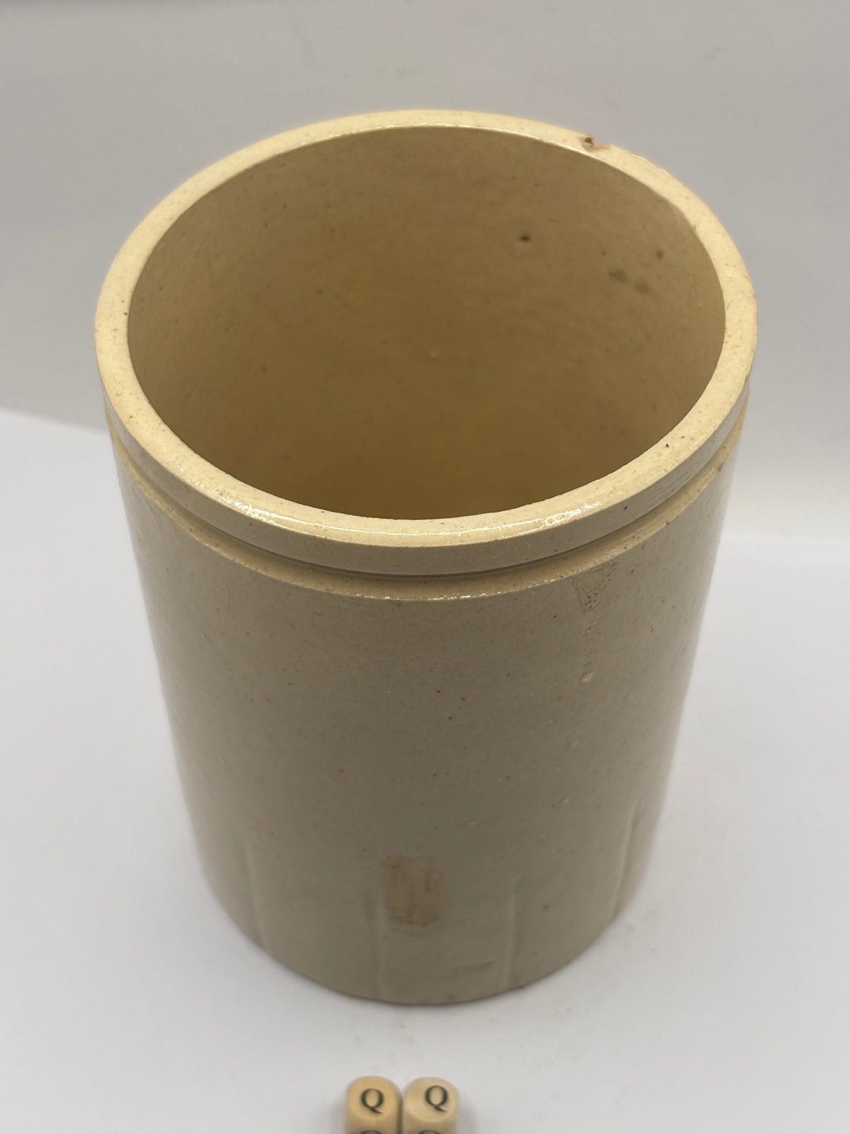Old 2lb ribbed stoneware jam pot (QQ)