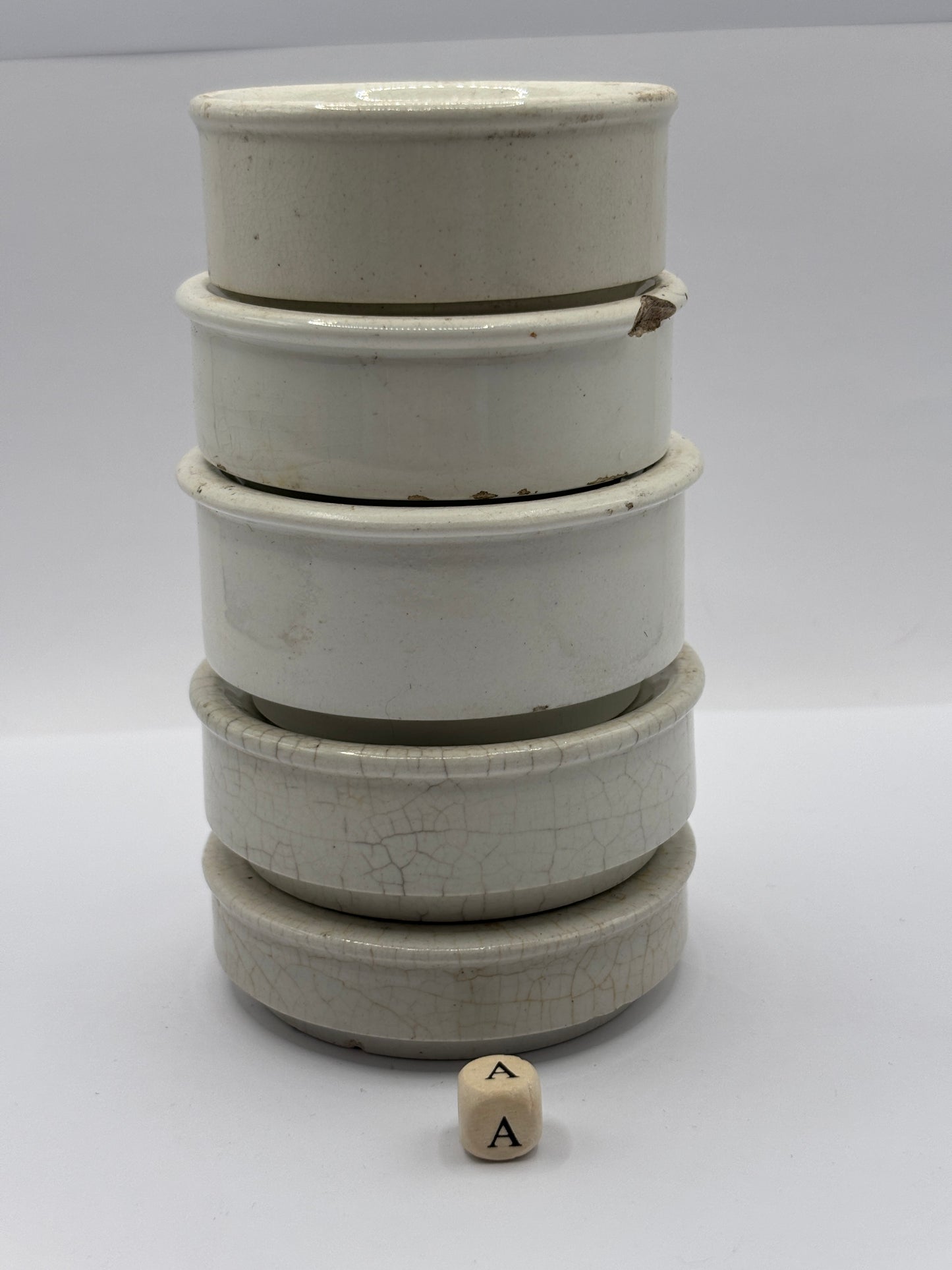5 pot lid bases/risers/stackers (a)