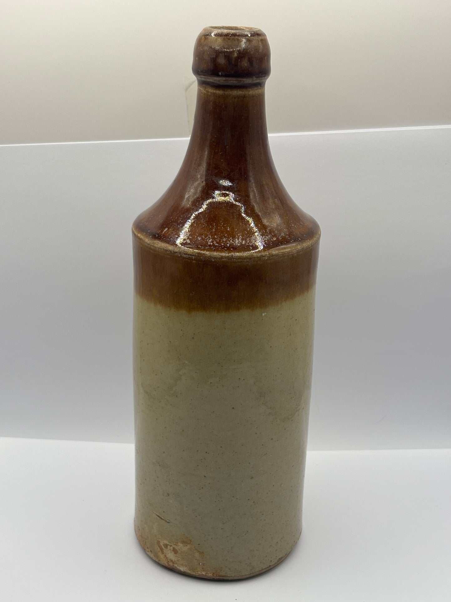 Old Lincoln stoneware bottle. porter. Whitton & ashley